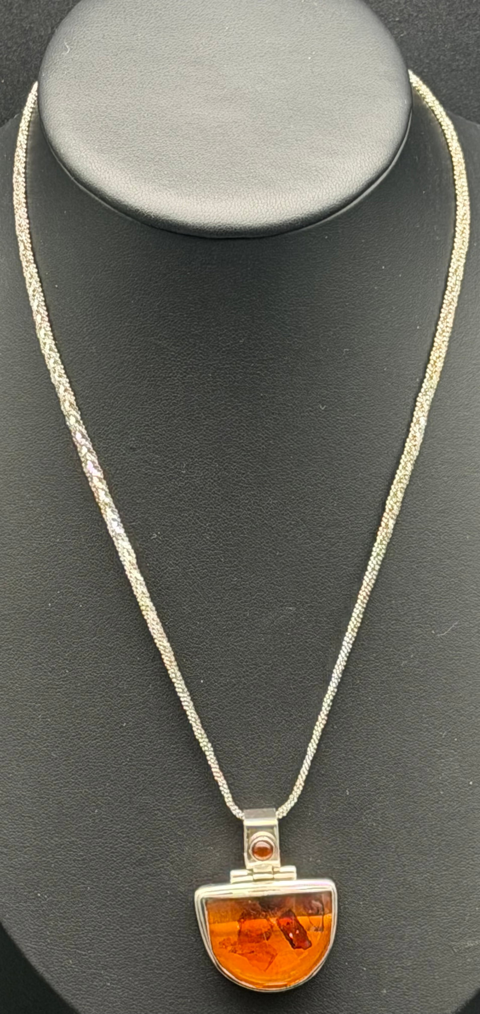 20g-Vintage 925 Sterling Silver Amber Pendant Necklace (1 of 8)
