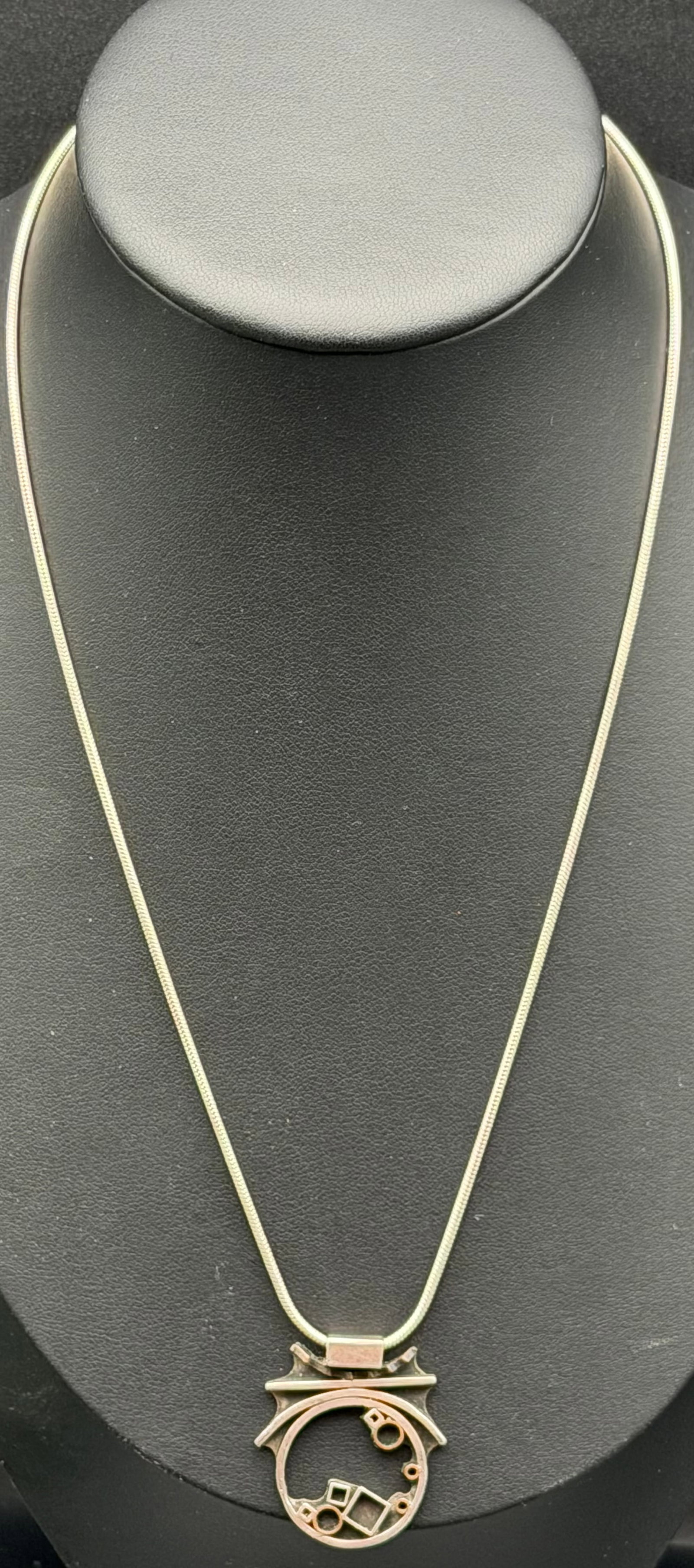 12g-Beautiful vintage Mexican sterling silver necklace featuring a square turquoise cabochon pendant (1 of 8)