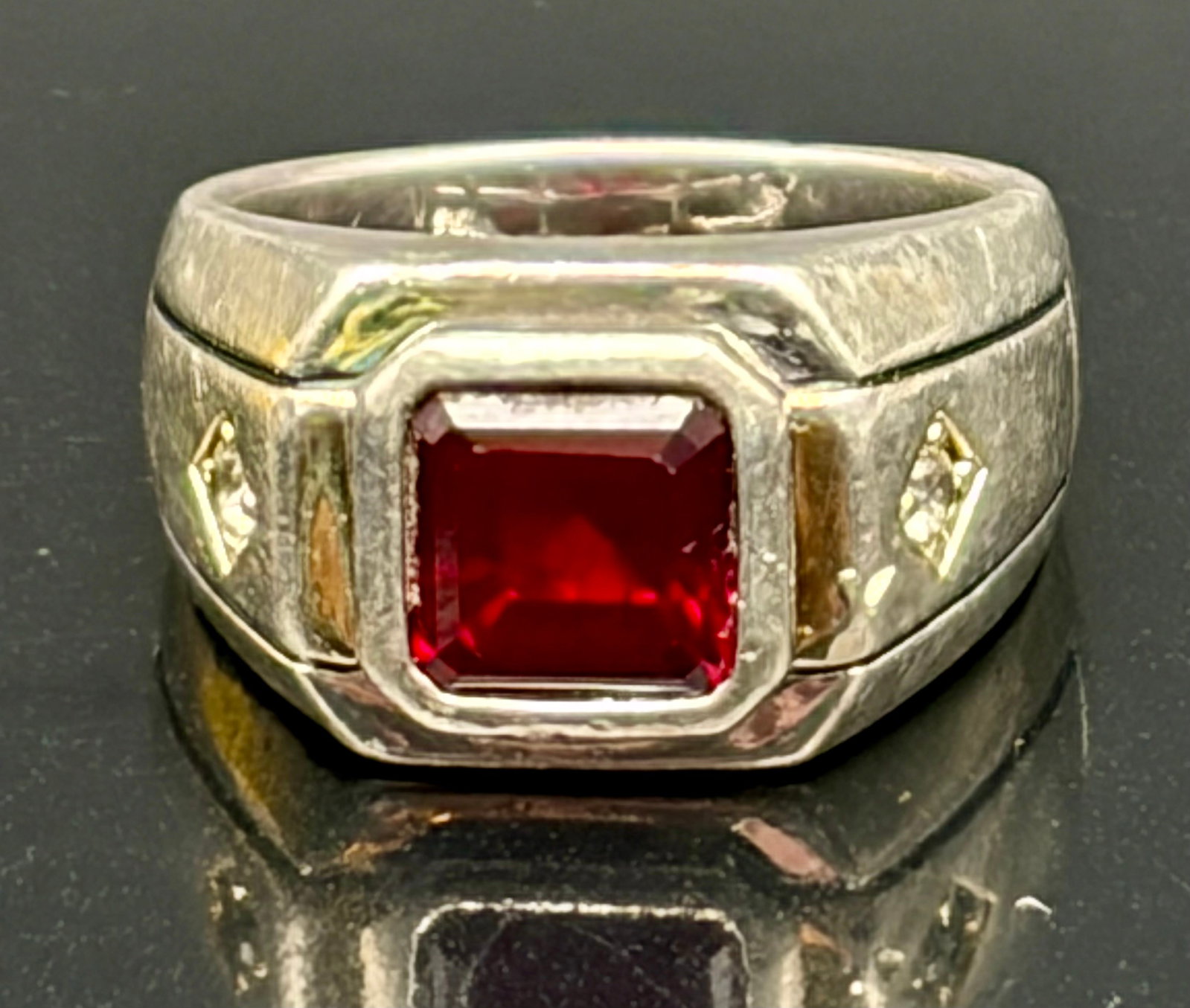 15.2g Sterling Silver Red CZ Men’s Signet Ring (1 of 6)