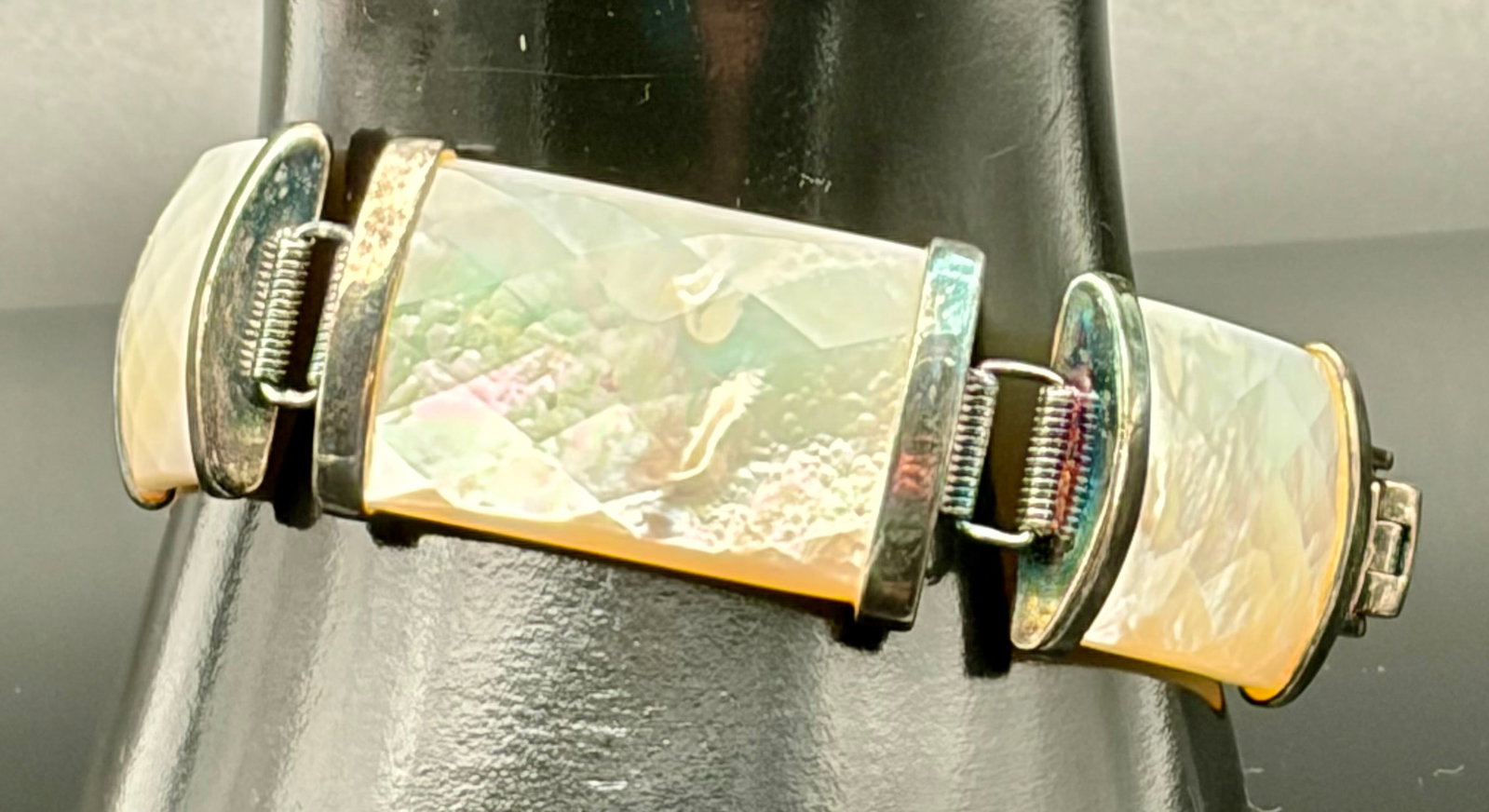 44.6g Mother of Pearl Sterling Panel Bracelet (1 of 4)