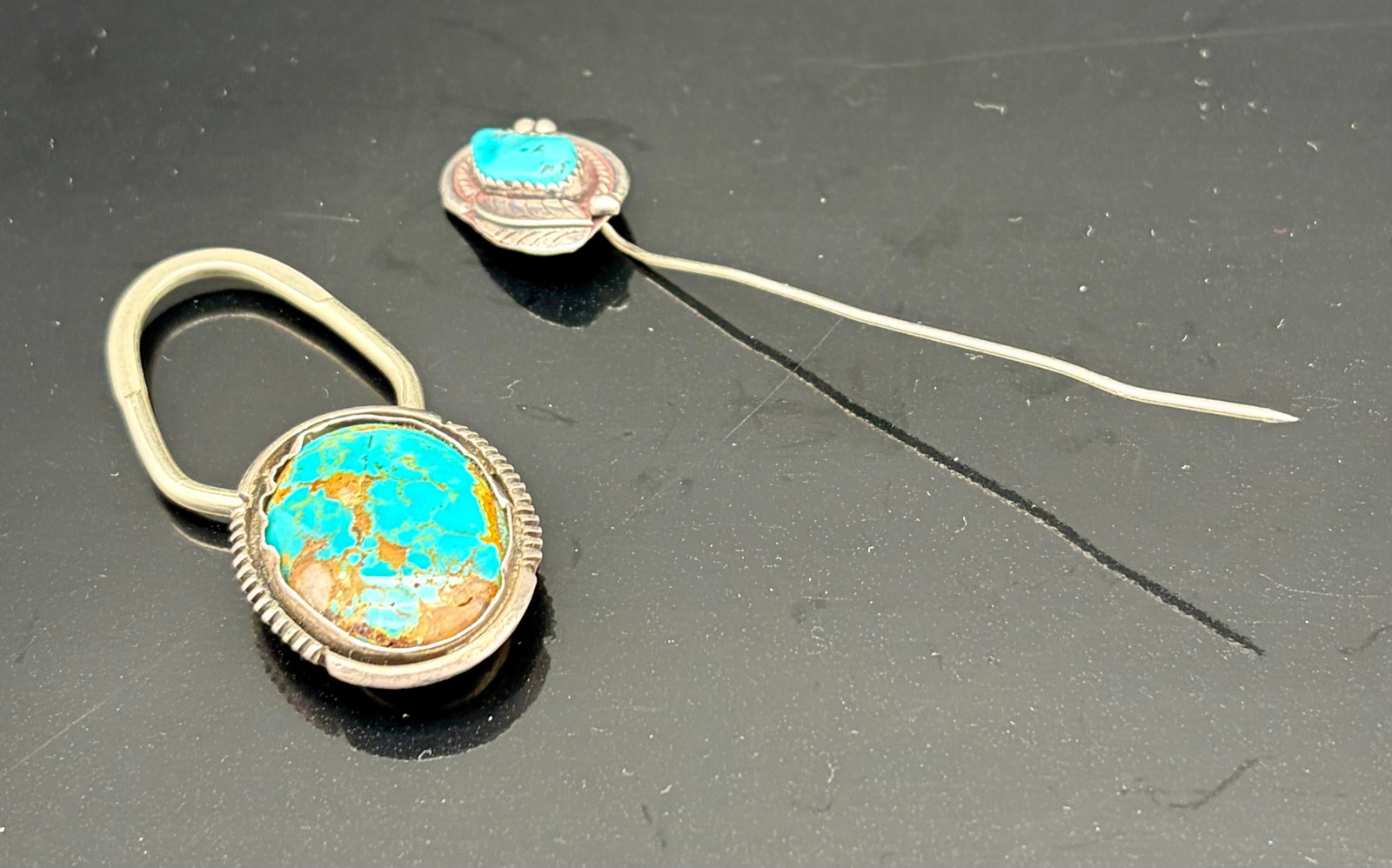 15.9g Vintage Sterling Silver Turquoise Sweater Clip & Stick Pin Set: Vintage Southwestern sterling silver set featuring a turquoise sweater clip/bookmark clip paired with a matching turquoise stick pin. Both pieces showcase natural turquoise cabochons with classic rope