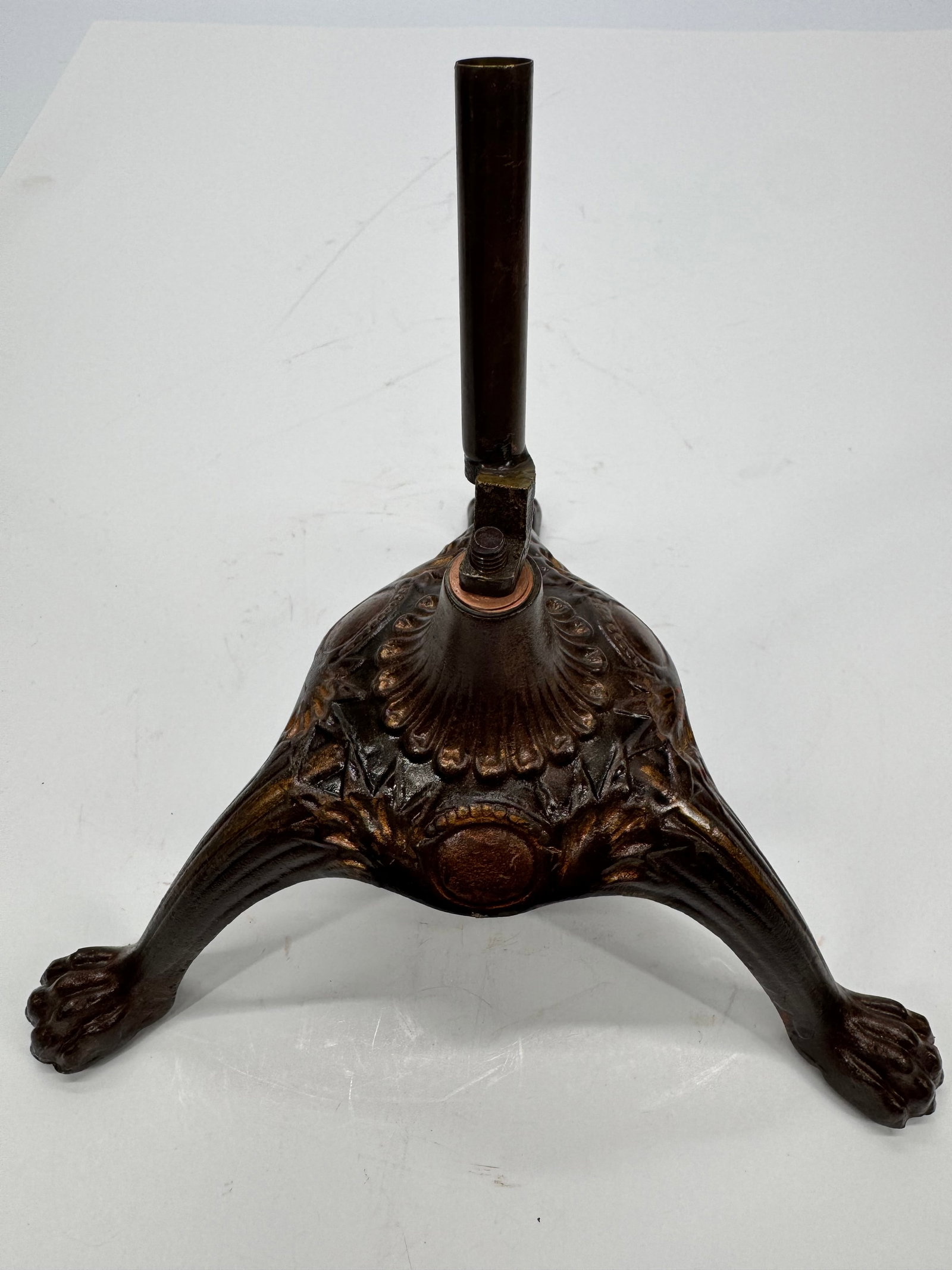 Antique Ornate Cast Iron Electric Fan Base w/ Claw Feet: Original early 20th-century cast iron electric fan base featuring an ornate shell motif, three claw feet, and retaining its neck assembly and original finish. Displays age-related wear and patina cons