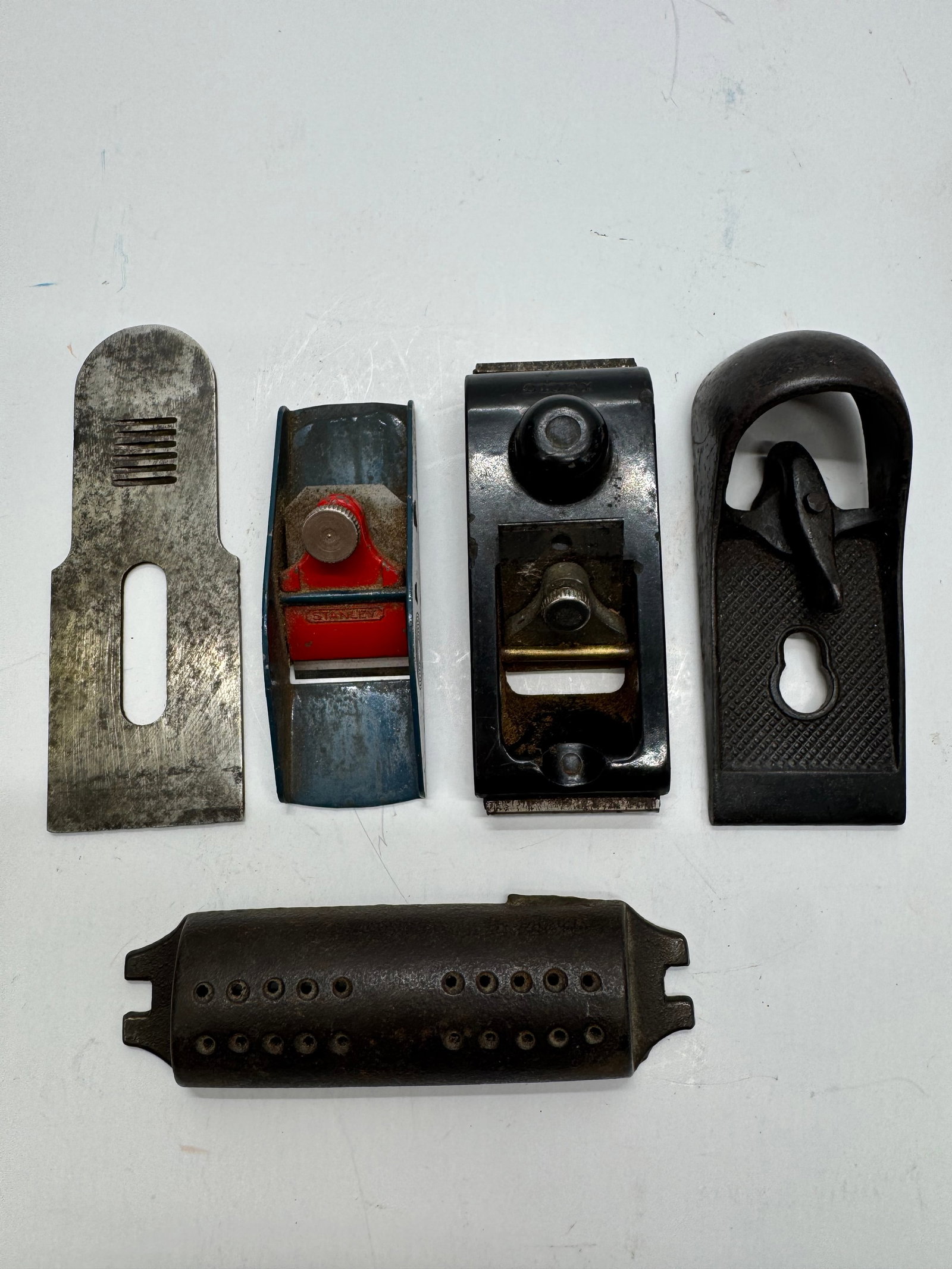 Vintage Stanley No. 95 Edge Trimming Plane Made in USA Complete: Vintage Stanley No. 95 edge trimming plane made in the USA. Complete with original blade, lever cap, red frog assembly, and removable fence attachment. Designed for precision trimming and squaring of 