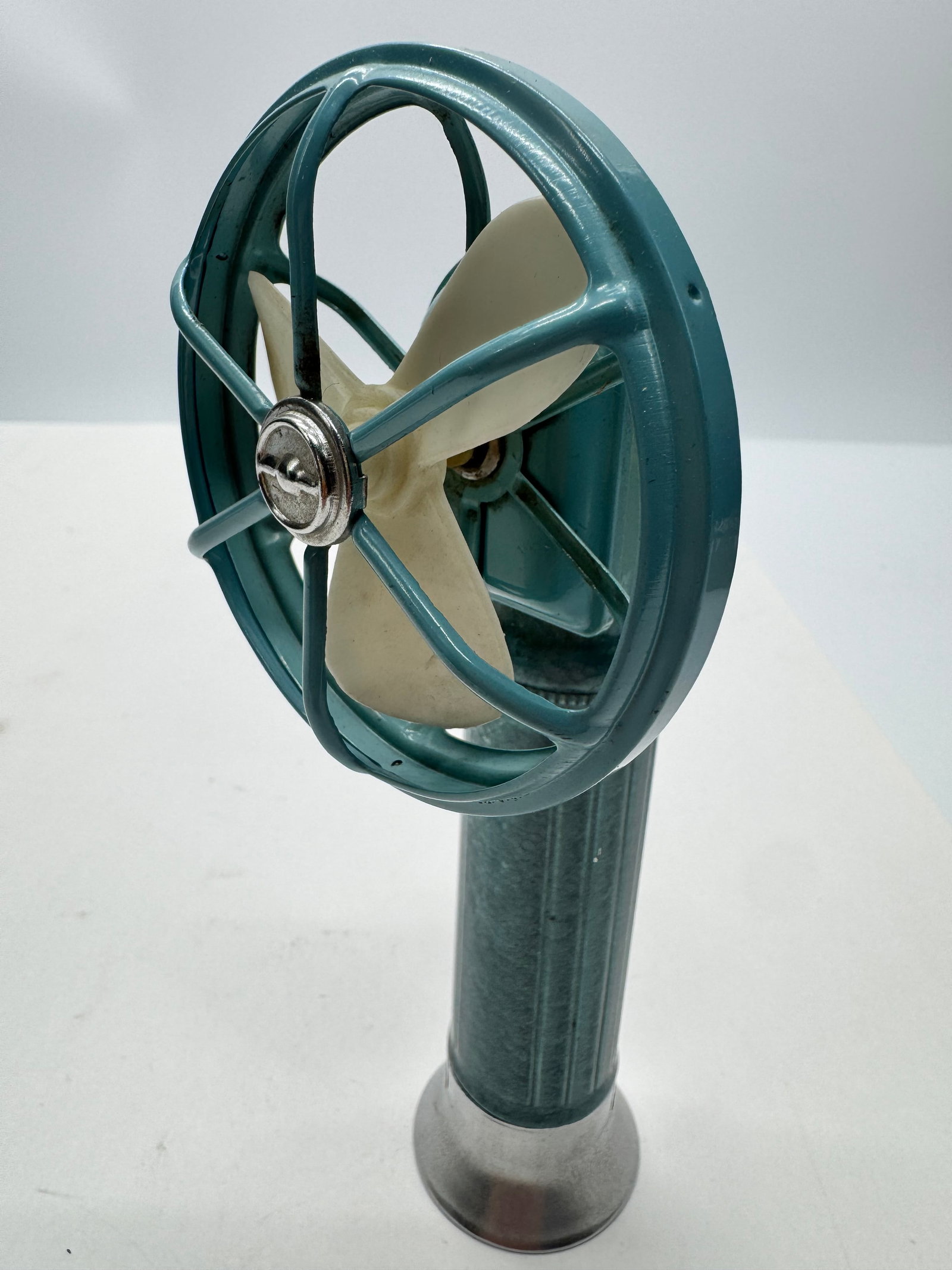 Vintage Handy-Fanette Battery Operated Fan w/ Original Box Japan: Vintage Handy-Fanette battery-operated portable fan made in Japan. Includes original box and instruction sheet. Features handheld design with stand-up capability and operates on two flashlight batteri
