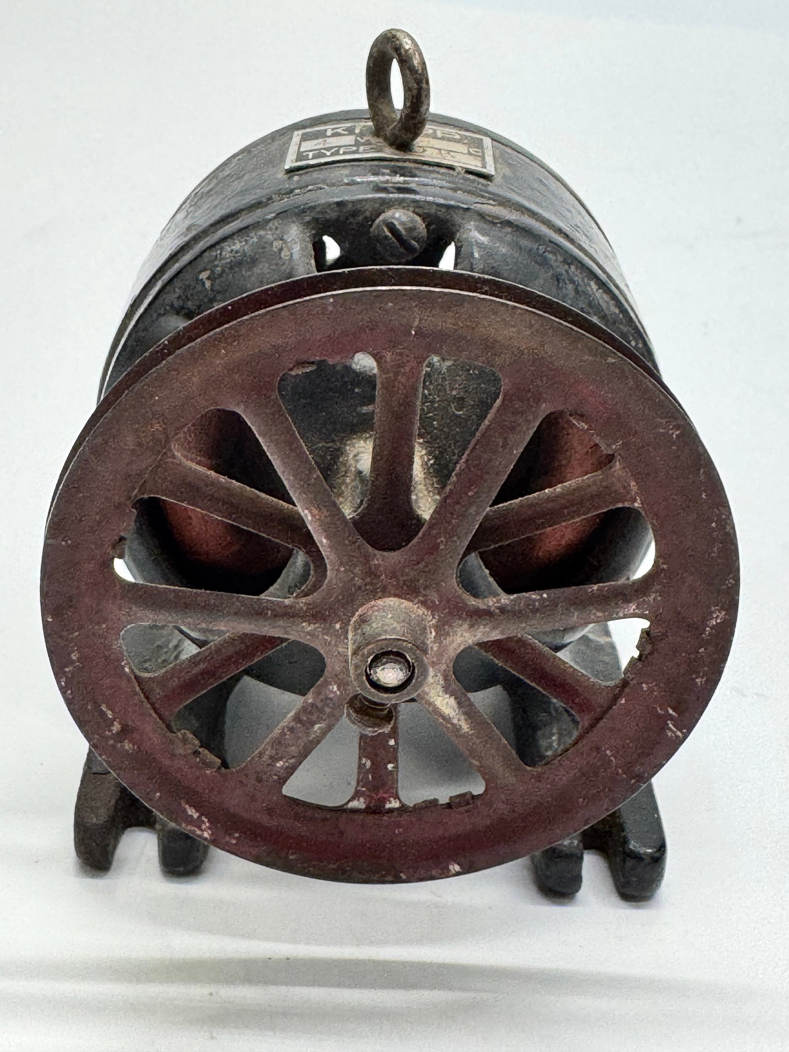 Antique Knapp Type S Toy Electric Motor 6 Volt Dynamo: Antique Knapp Type S toy electric motor, made in the U.S.A. in the early 1900s. Small cast-iron bipolar motor designed for low-voltage operation, with pulley wheel attached to the shaft for powering s