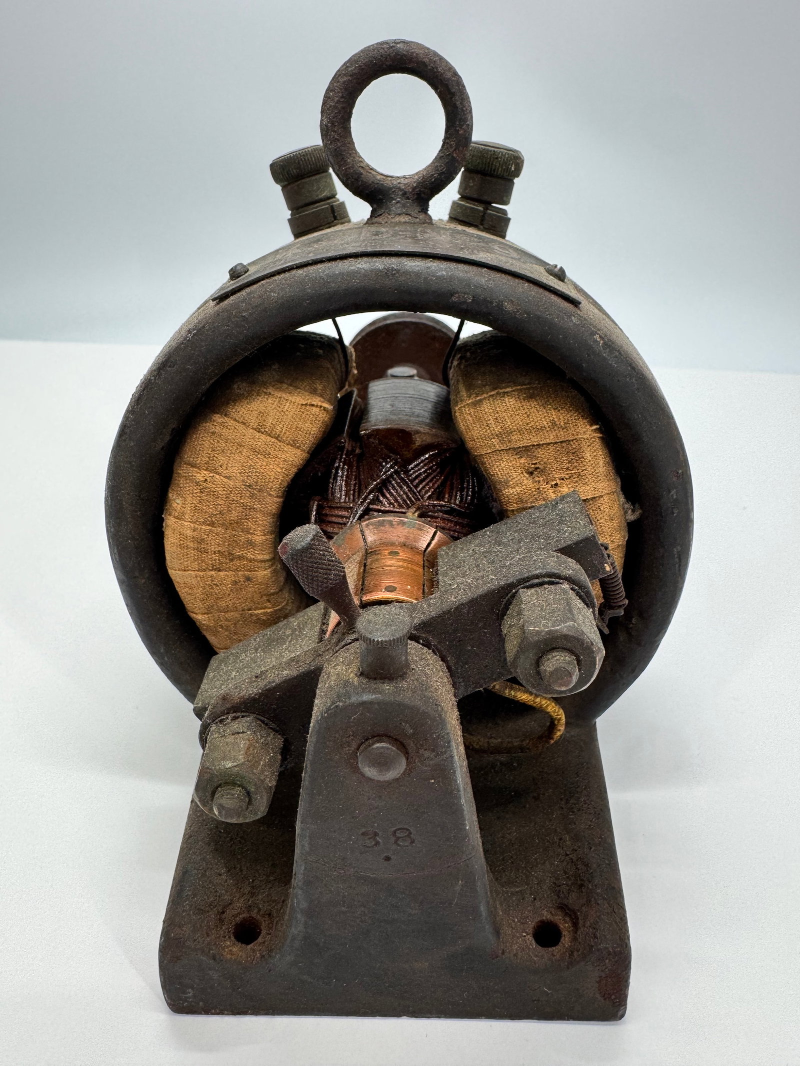 Antique K&D No. 9 2V Electric Motor 2200 RPM: Antique K&D (Kendrick & Davis) No. 9 open-frame electric motor with original cast iron housing and exposed field coils. Nameplate is marked D-No. 9, rated 2 Volts, 6 Amps, 2200 RPM. Features original 