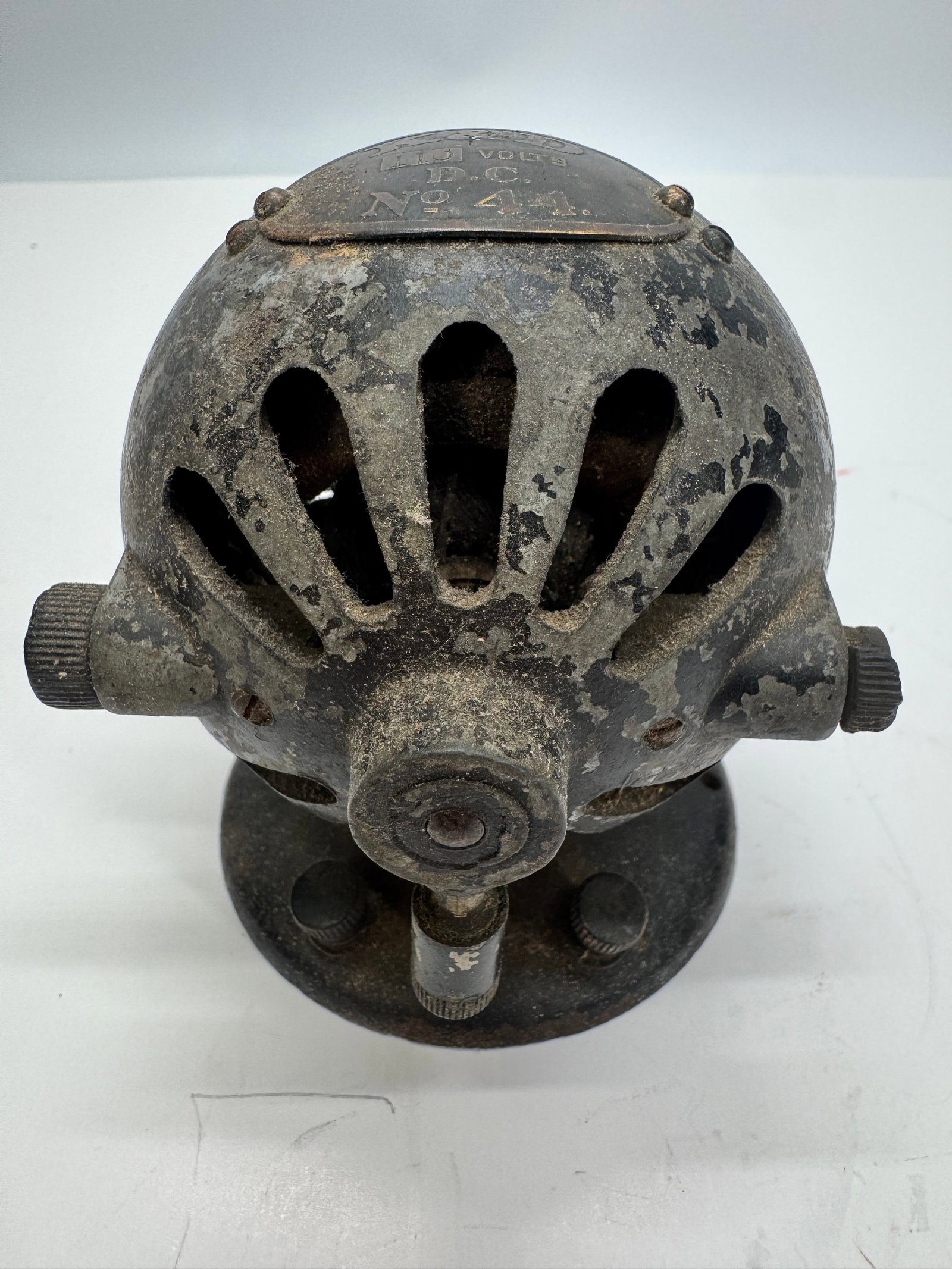 Antique K&D No. 44 110V DC Electric Toy Motor: Antique K&D (Kendrick & Davis) No. 44 electric toy motor, circa 1905–1915. Features a cast iron ventilated spherical housing with original identification plate marked “K&D 110 Volts D.C. No. 44,&r
