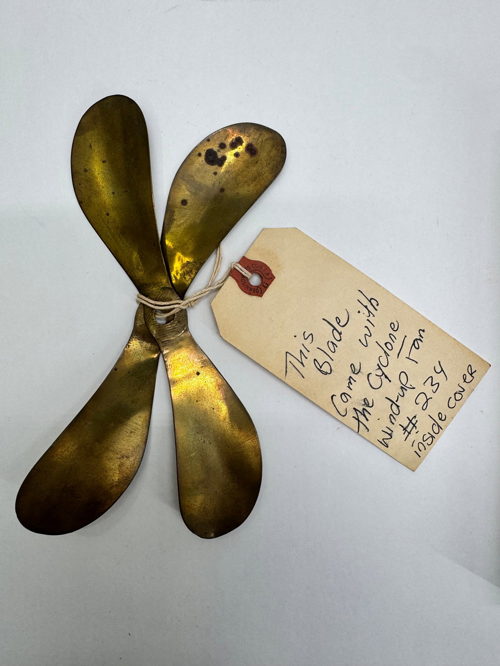Vintage Sink’s Novelty Mfg. Co. Dual Airplane Propeller Radiator Cap Accessory: Vintage Sink’s Novelty Mfg. Co. dual airplane propeller automobile radiator cap accessory. Originally sold as a decorative automotive novelty for $1.50, it was designed to mount to a radiator cap by