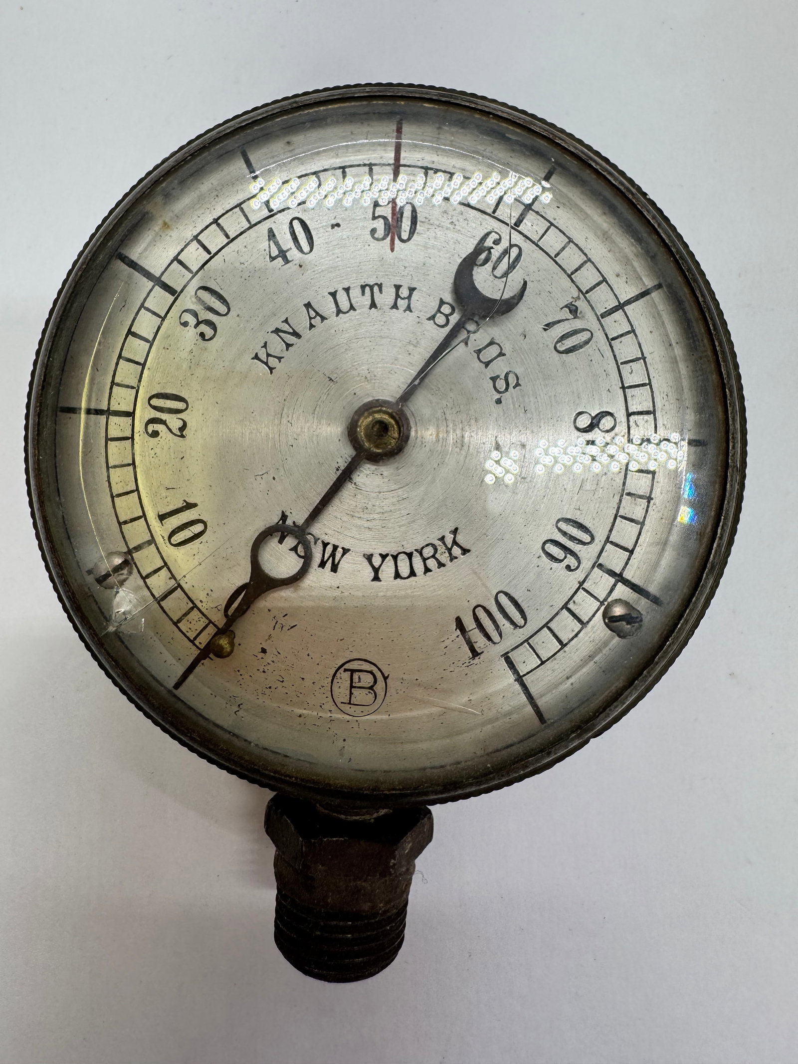 Antique Knauth Bros. New York Brass Steam Pressure Gauge: Antique Knauth Bros. steam pressure gauge manufactured in New York, featuring a solid brass case with a silvered dial and black pointer. Calibrated in pounds per square inch (PSI), this early industri