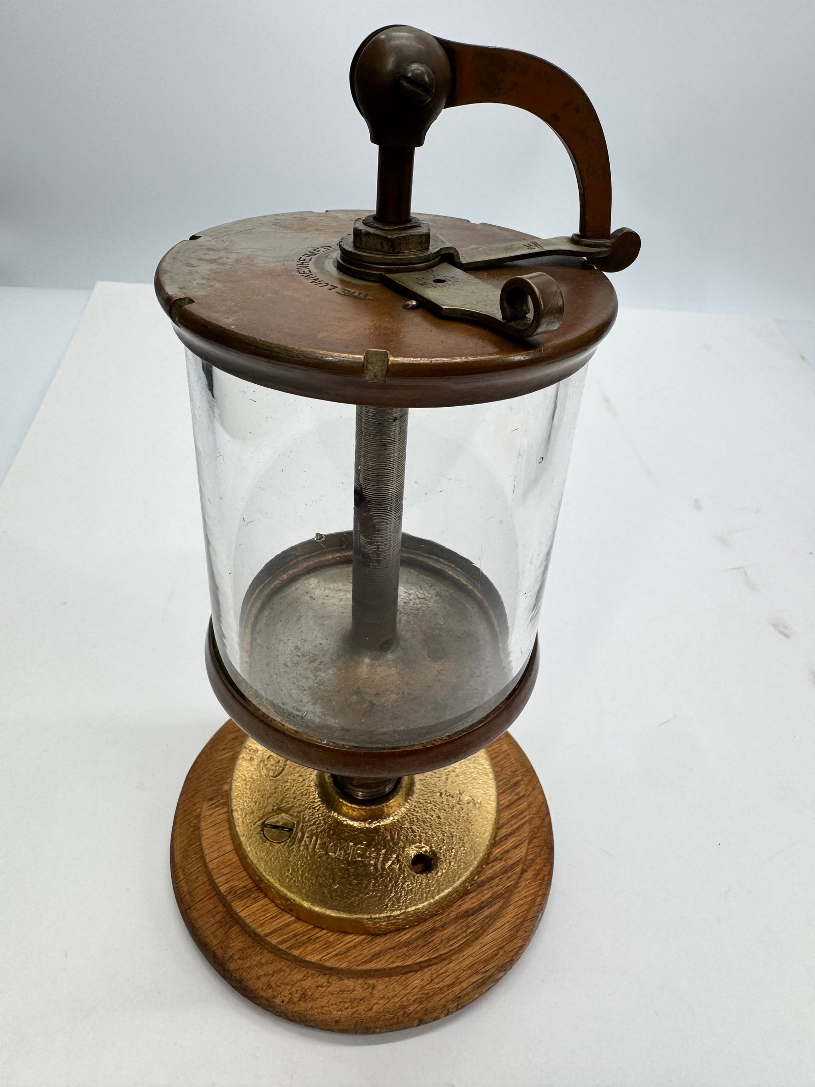 Antique Lunkenheimer CROWN No. 6 Swing Top Oiler Lubricator: Antique Lunkenheimer CROWN No. 6 swing-top oiler lubricator, manufactured in Cincinnati, Ohio, for hit-and-miss gas engines, steam engines, and other stationary machinery. Constructed of solid brass w