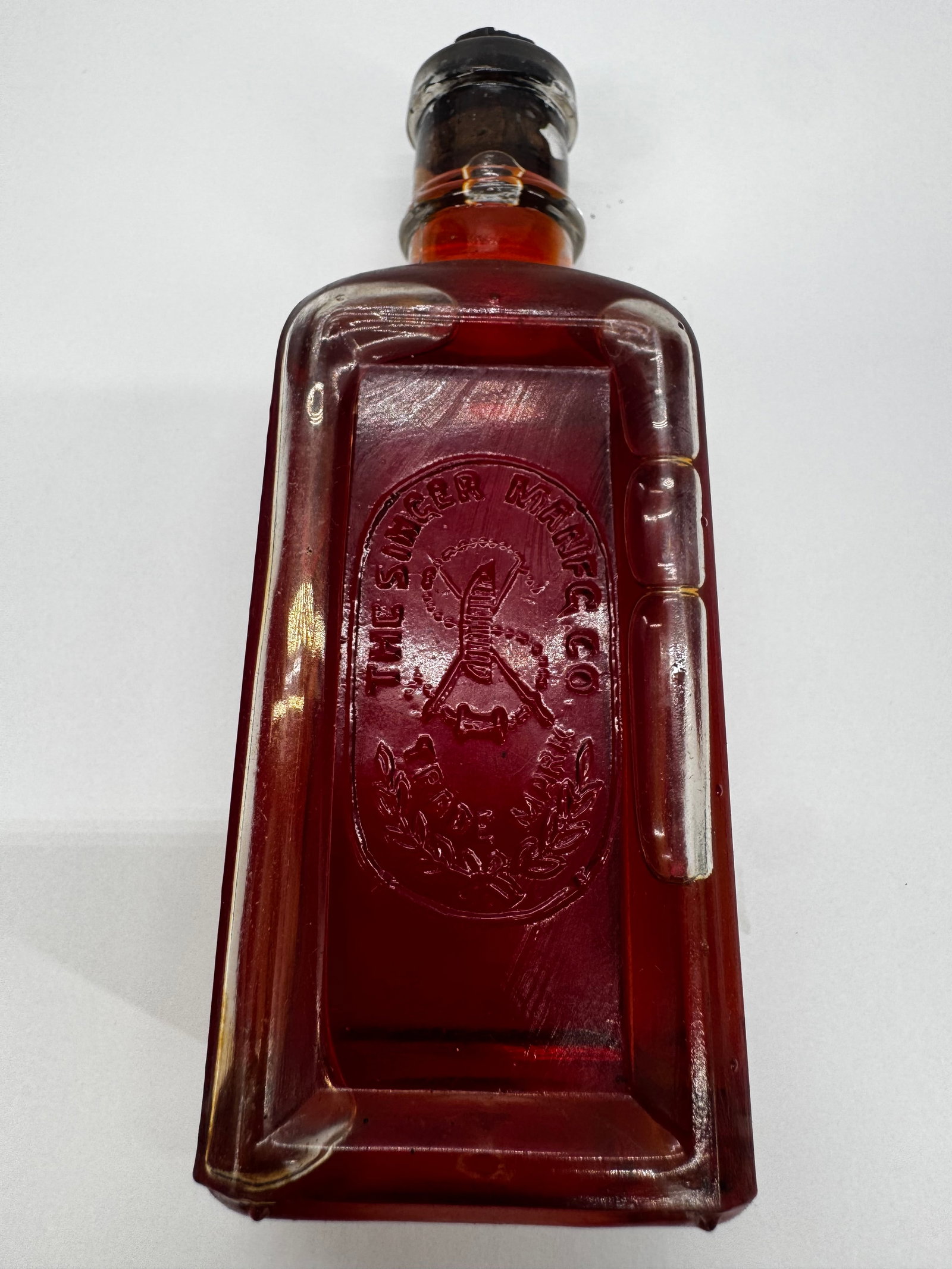 Vintage Sinclair Refining Co Embossed Amber Oil Bottle Dinosaur Logo (1 of 4)