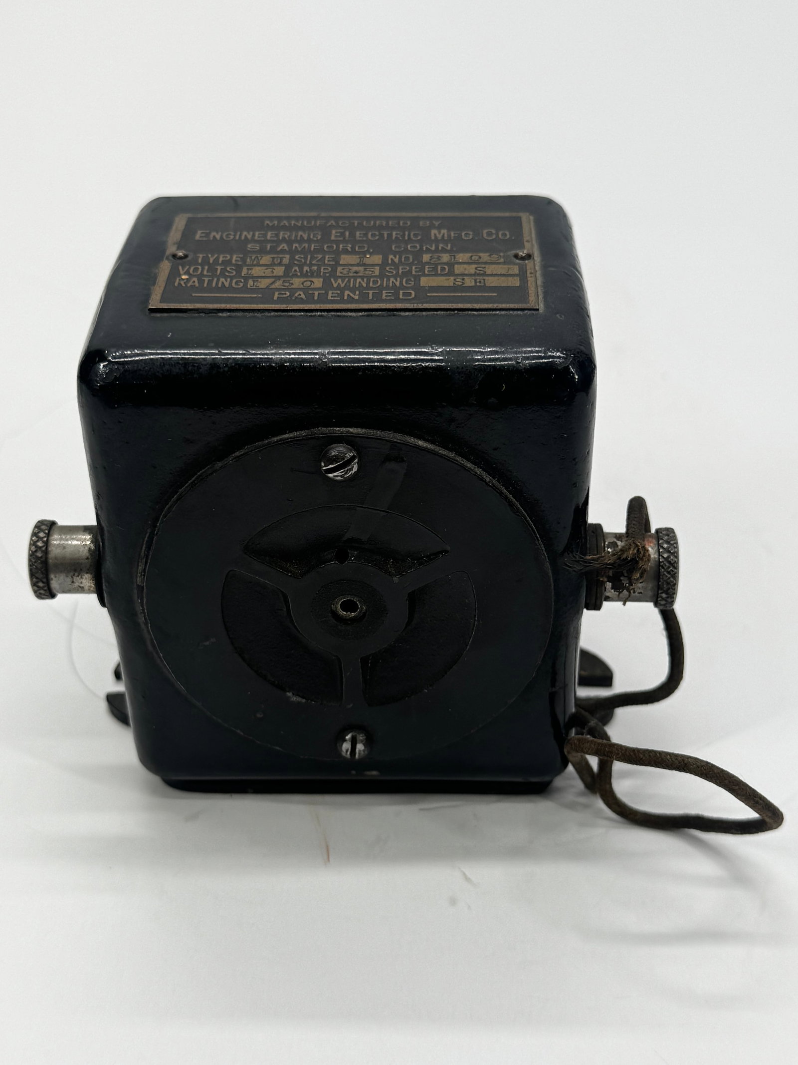 Vintage Engineering Electric Mfg. Co. 13V Electric Motor Stamford CT Type WT: Vintage Engineering Electric Manufacturing Co. electric motor, manufactured in Stamford, Connecticut. Brass tag identifies it as Type WT, 13 Volt, 3.5 Amp, 1/50 HP, with serial number 8109. Heavy cast