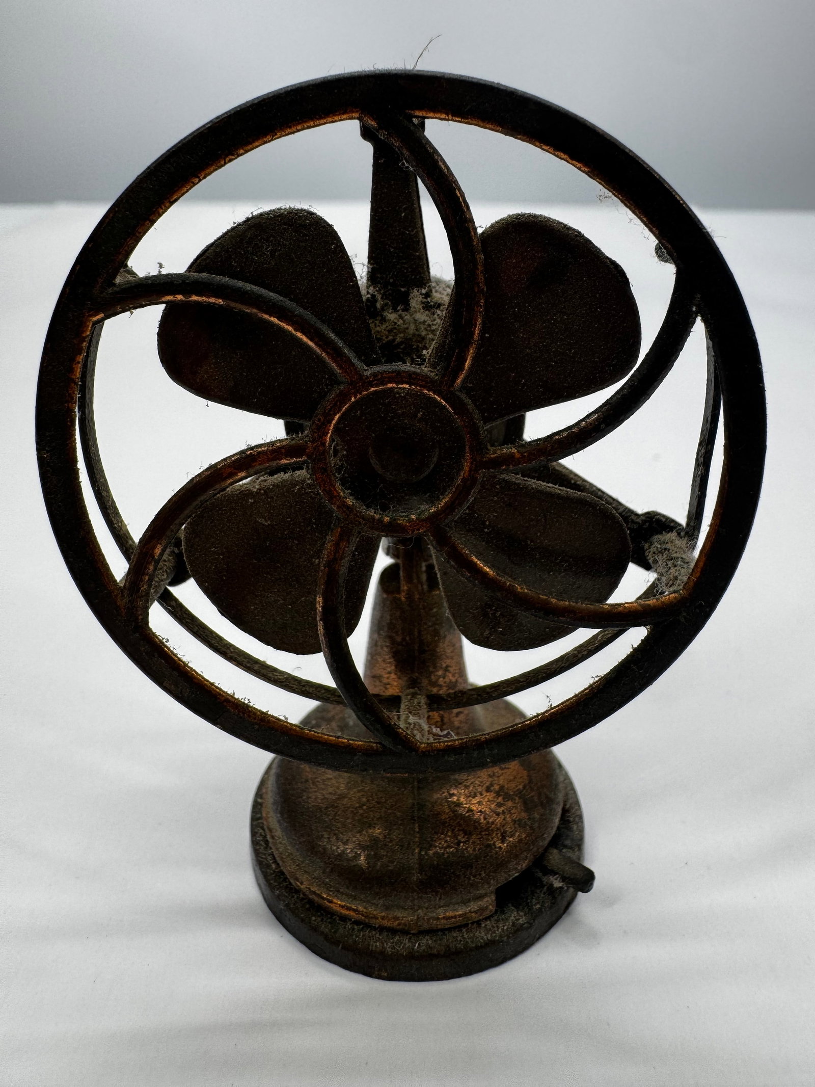 Vintage 1976 Durham Industries Miniature Cast Iron Desk Fan Hong Kong: Vintage miniature cast iron desk fan manufactured by Durham Industries, Inc., Item No. 53, dated 1976 and made in Hong Kong. Designed as a decorative desktop collectible inspired by early electric fan