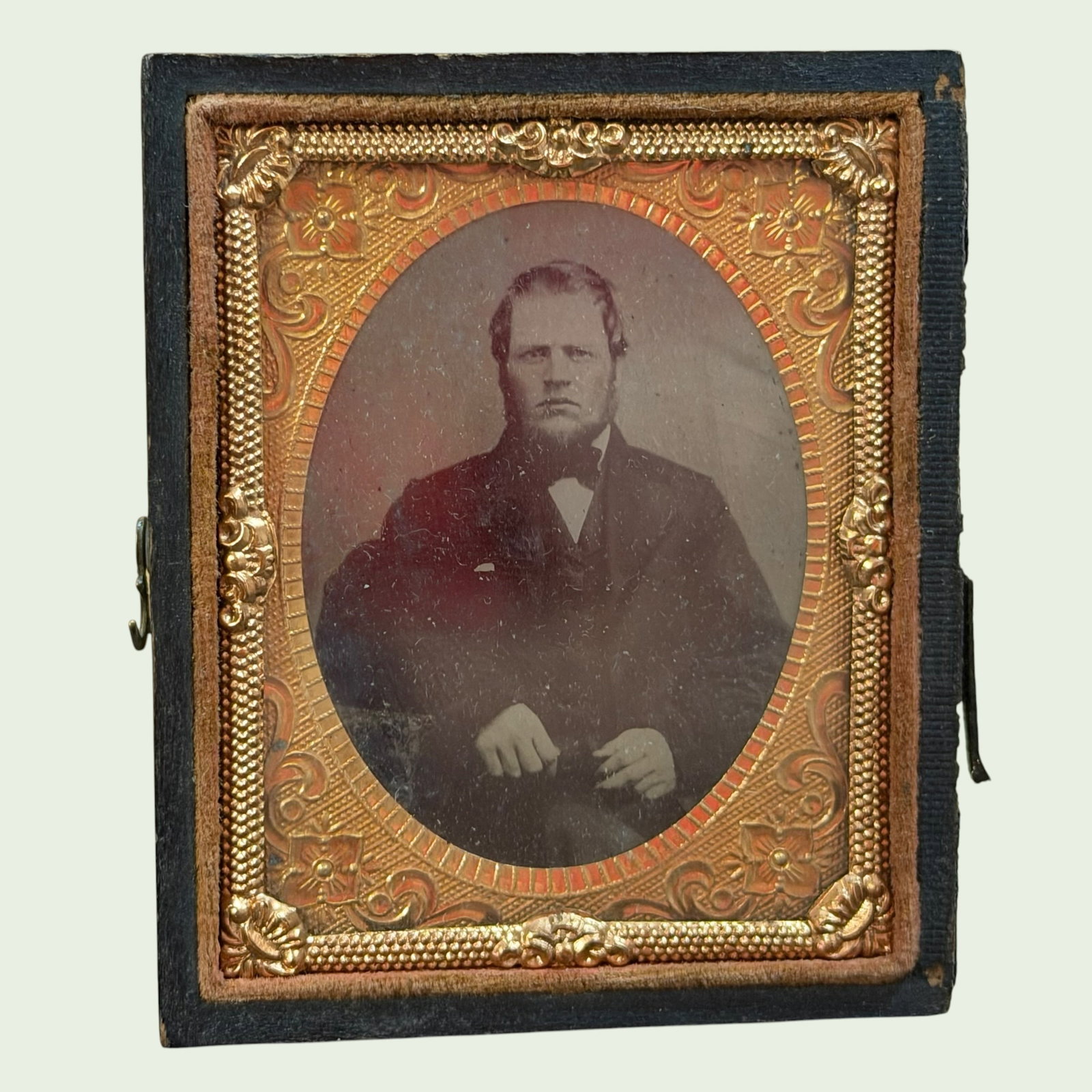 Stately Dressed Man 1850s Ambrotype Cased Photo Glass Plate Photograph (1 of 7)