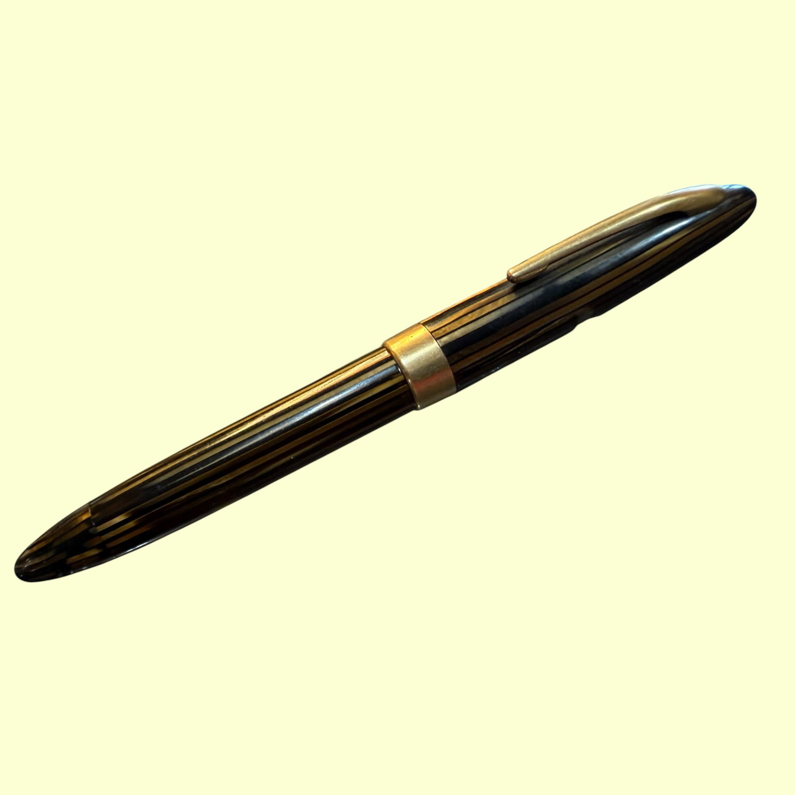 Sheaffer’s 79 Lifetime 1000 Fountain Pen 14k Gold Nib Brown Striped (1 of 8)