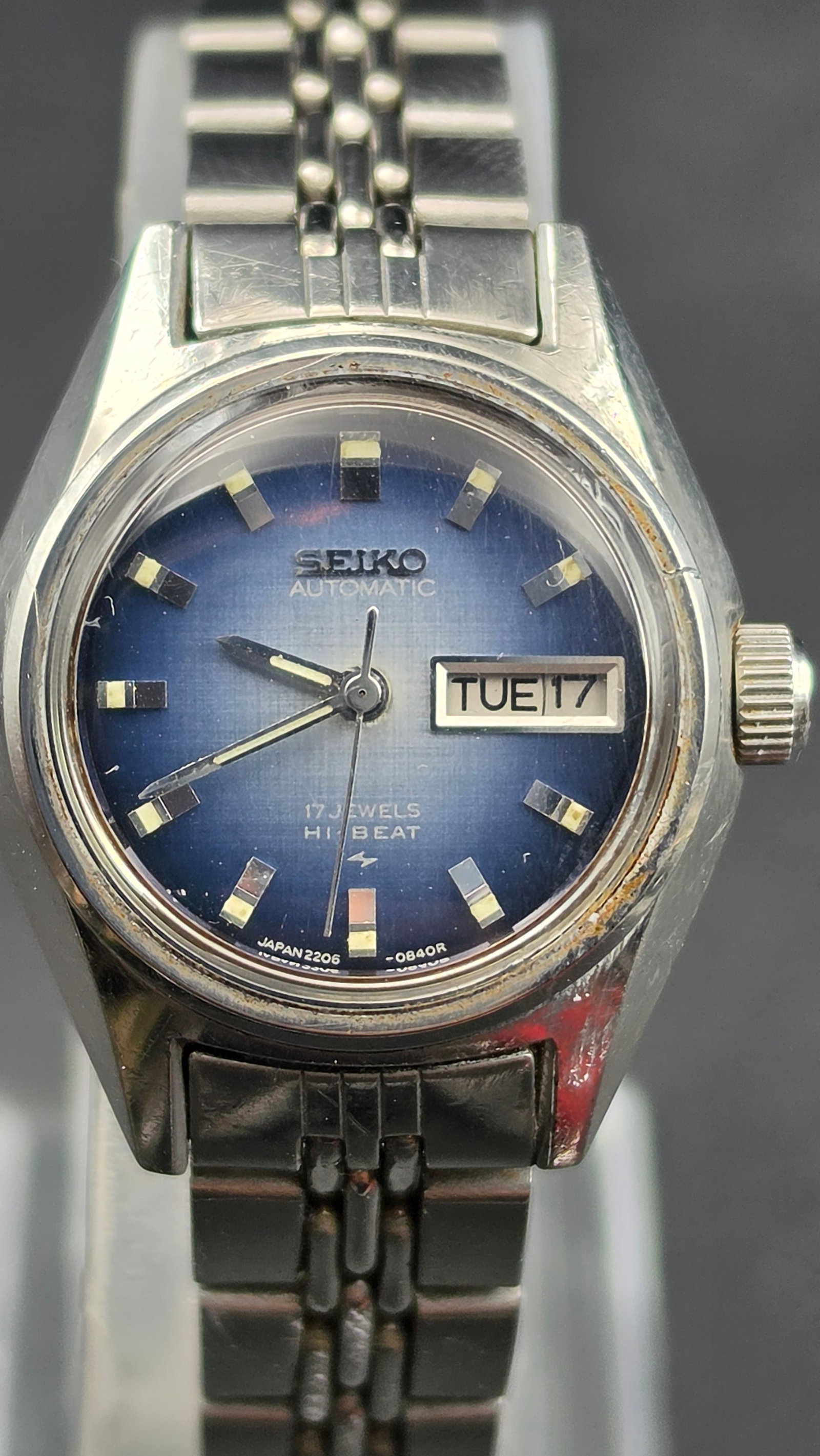 Vintage circa 1970s Seiko Automatic Hi-Beat Ladies Watch Ref 2206-0840R Blue Dial Day-Date 17 Jewels (1 of 10)