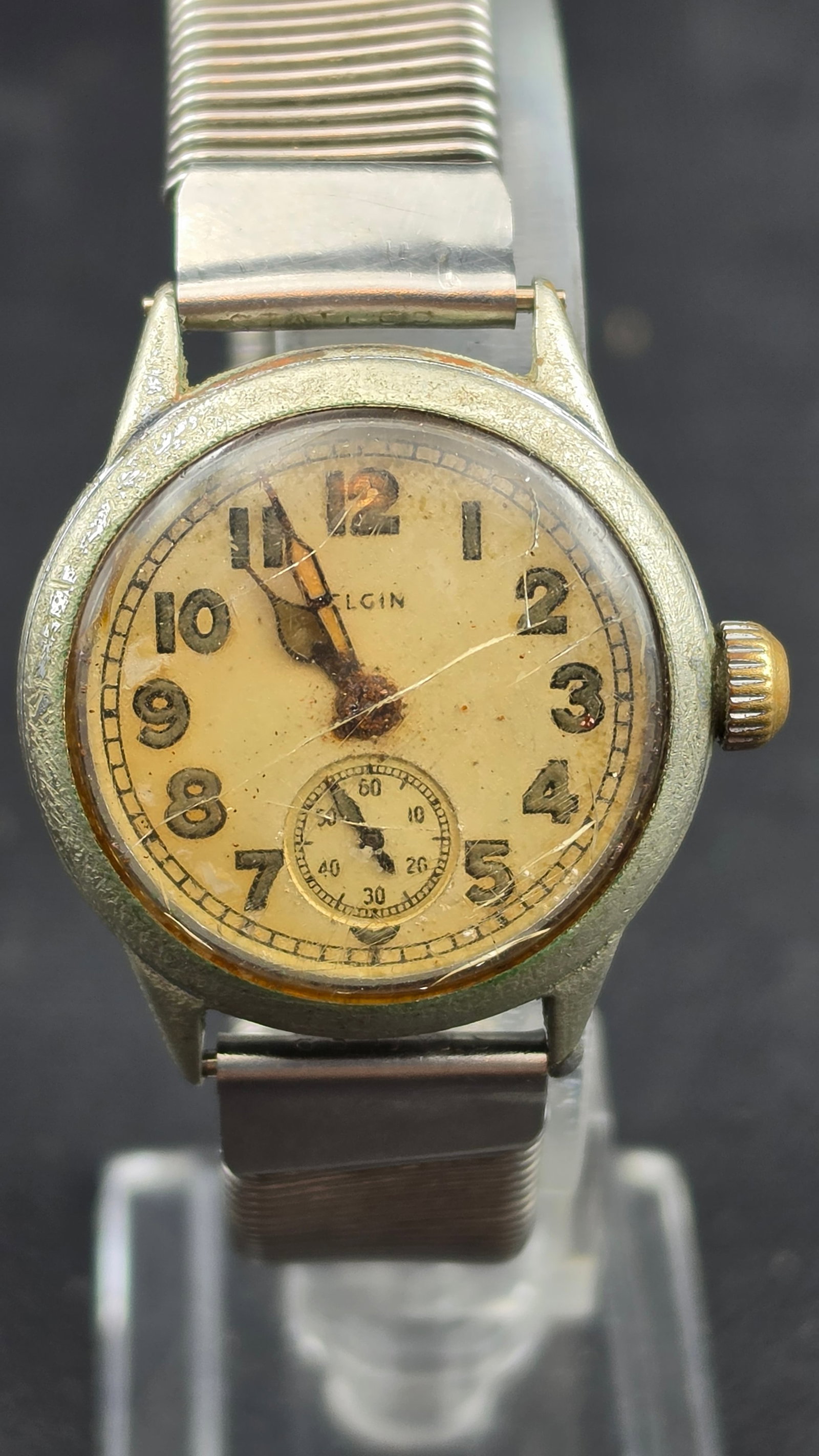 WWII US Military Elgin Ordnance Department Wristwatch, Grade 554, 1940s (1 of 10)