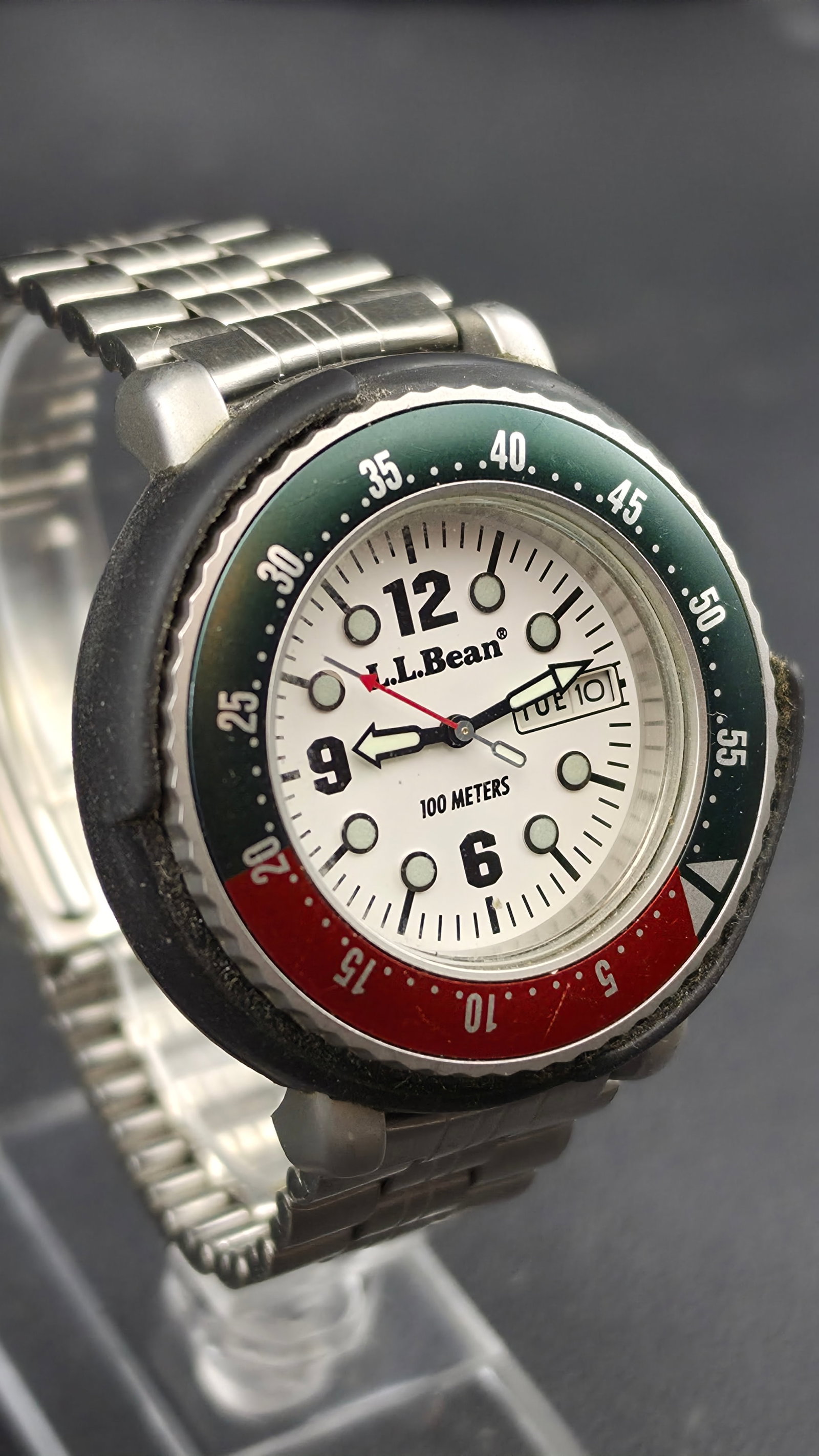L.L. Bean "Navigator" Dive-Style Watch, Day-Date, 100 Meters, New Battery: Genuine L.L. Bean signed watch, part of Bean's collectible line of retailer-branded watches (Bean sourced watches from makers like Hamilton and Gallet under names including "Navigator" — these dial-