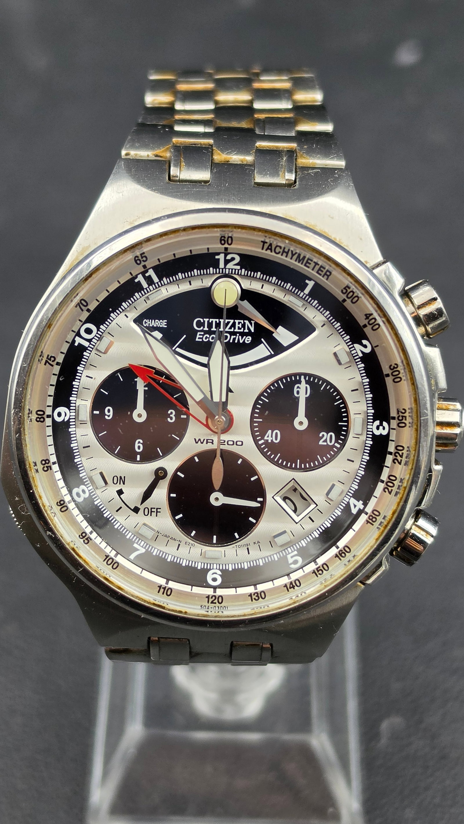 Citizen Eco-Drive Calibre 2100 "Panda Dial" Chronograph, Ref. E210-T007058: This is the original Citizen Calibre 2100 — reference E210-T007058 — a discontinued, now-cult-favorite Eco-Drive chronograph that Citizen recently relaunched as a tribute model (the "AV0090" serie