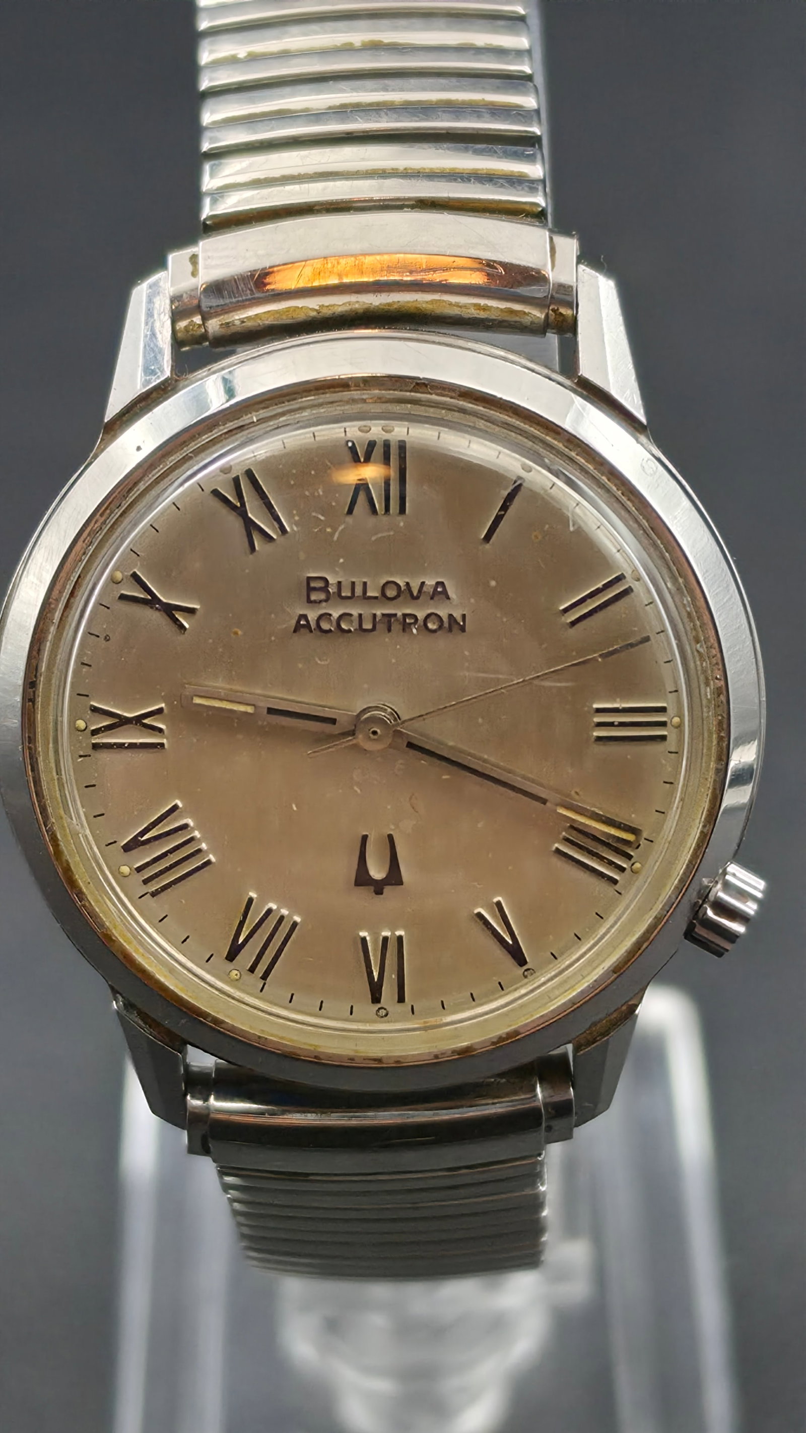 Vintage 1975 Bulova Accutron Stainless Steel Watch Roman Numeral Dial Tuning Fork (1 of 9)