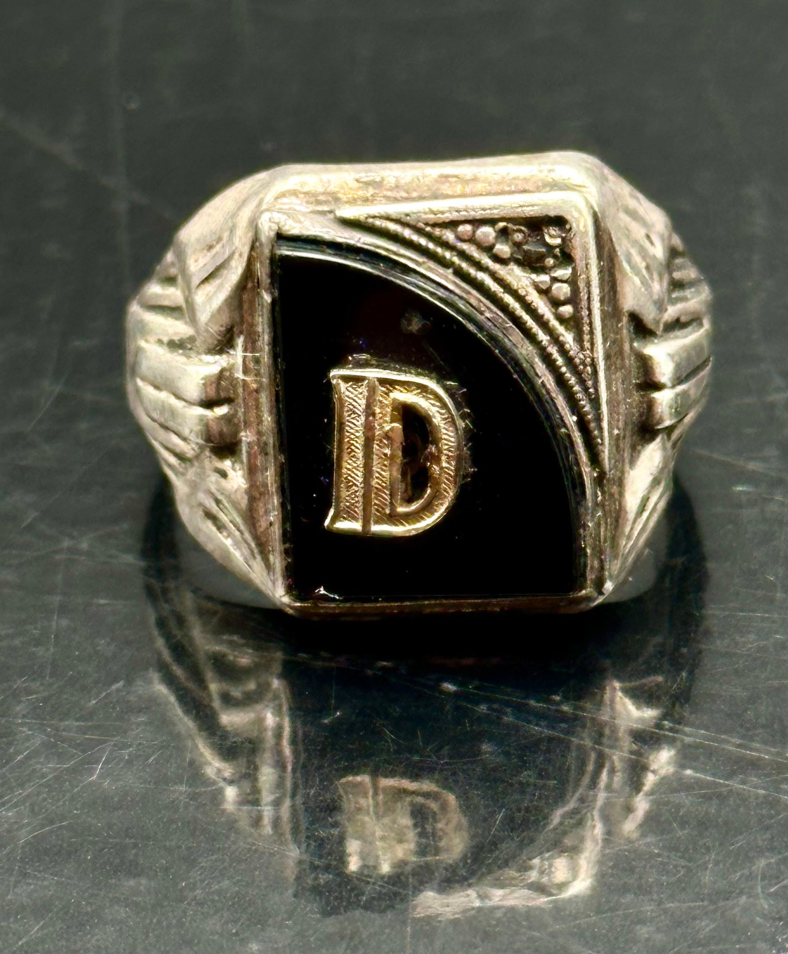 Vintage Sterling Silver Black Onyx Initial D Signet Ring 7g: Vintage sterling silver signet ring featuring a polished black onyx inlay accented with a gold-tone letter “D” monogram. The ring has an Art Deco-inspired geometric design with engraved should