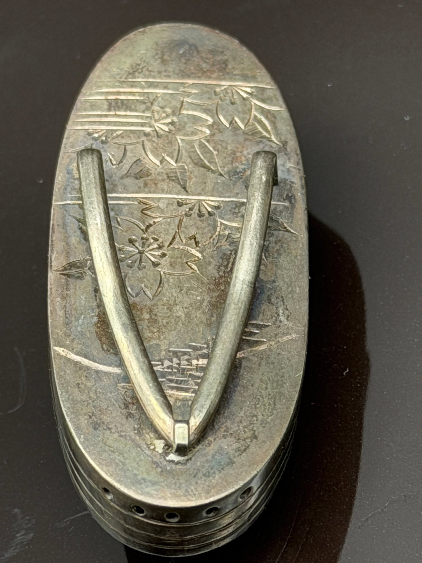 11g-"Antique Japanese 950 Silver Meiji Era Zori Sandal Miniature Figural Brooch/ Pin - Hand Engraved (1 of 5)