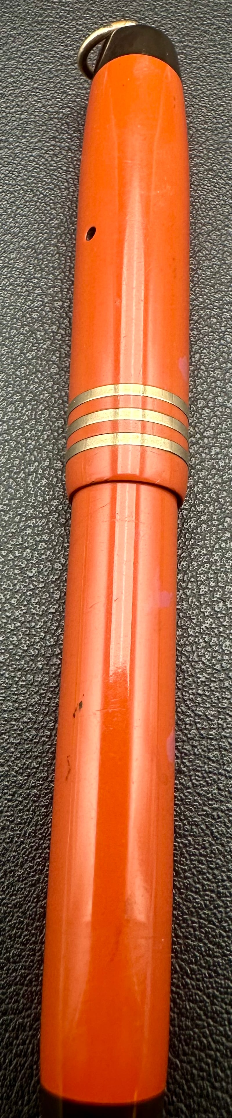 Vintage Parker Lady Duofold Mandarin Orange Ring Top Fountain Pen c.1928–1932: Vintage Parker Lady Duofold ring-top fountain pen in the desirable Mandarin Orange Permanite finish, made in Janesville, Wisconsin, circa 1928–1932. Features the original Parker nib, black hard rubb
