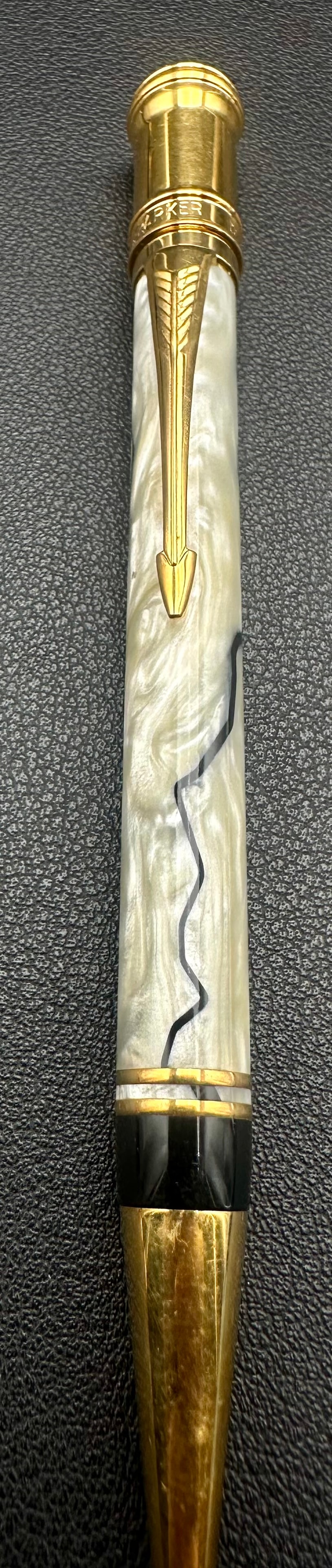 Parker Duofold Pearl Marble Ballpoint Pen Gold Trim (1 of 7)