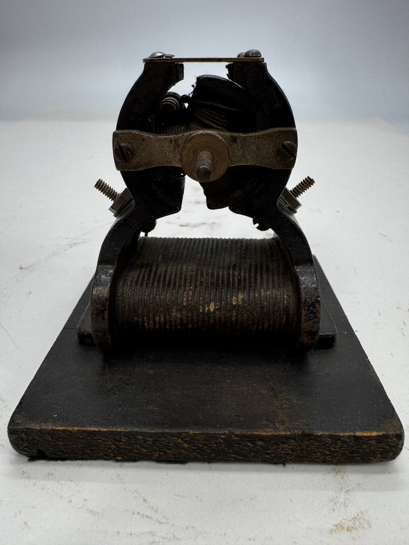 Antique Cast Iron Toy Electric Motor on Wood Base c.1900-1915 (1 of 7)