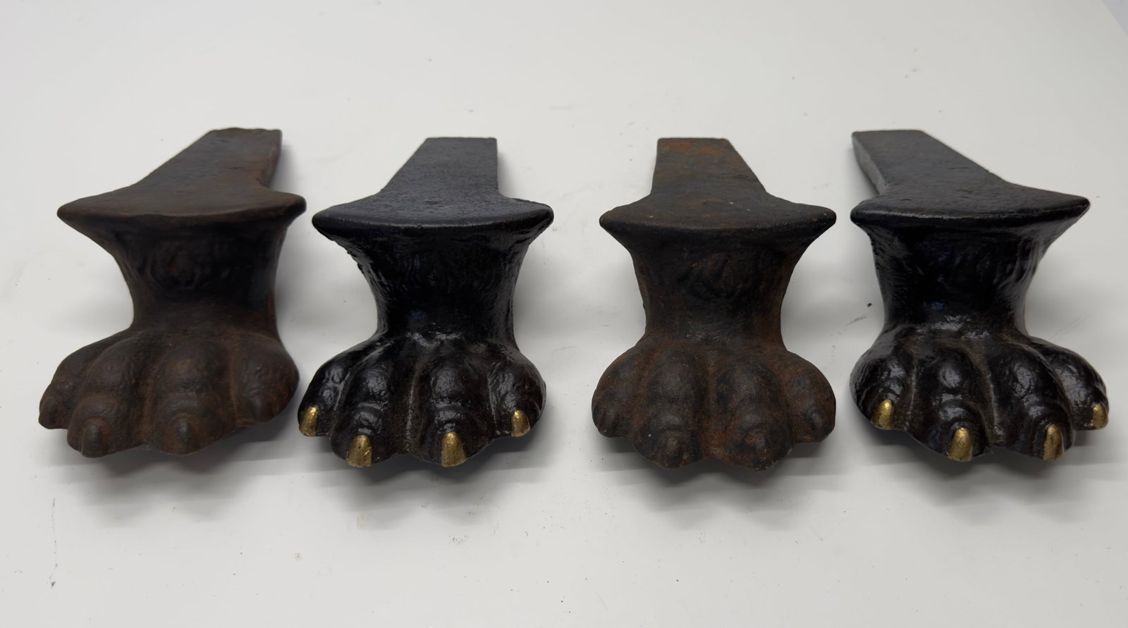 Set of 4 Antique Cast Iron Lion Paw Furniture Feet (1 of 5)