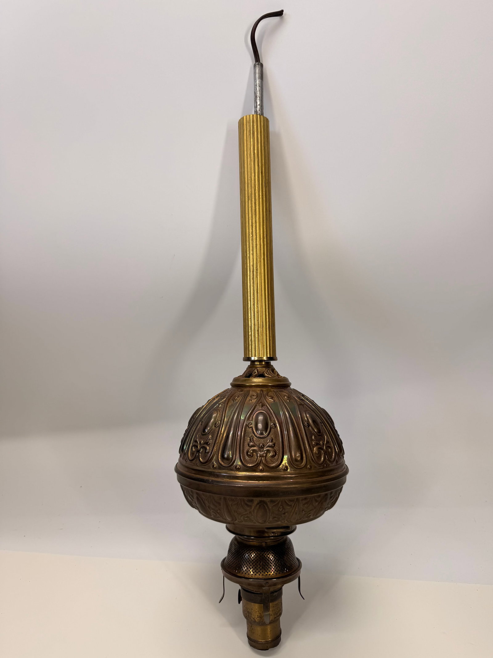 Antique Victorian Hanging Kerosene Oil Lamp Font & Burner (1 of 6)