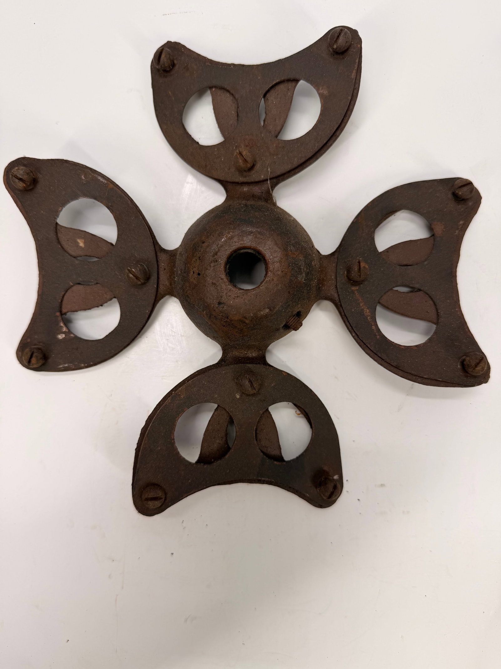 Antique Cast Iron Industrial Rosette or Architectural Salvage (1 of 5)