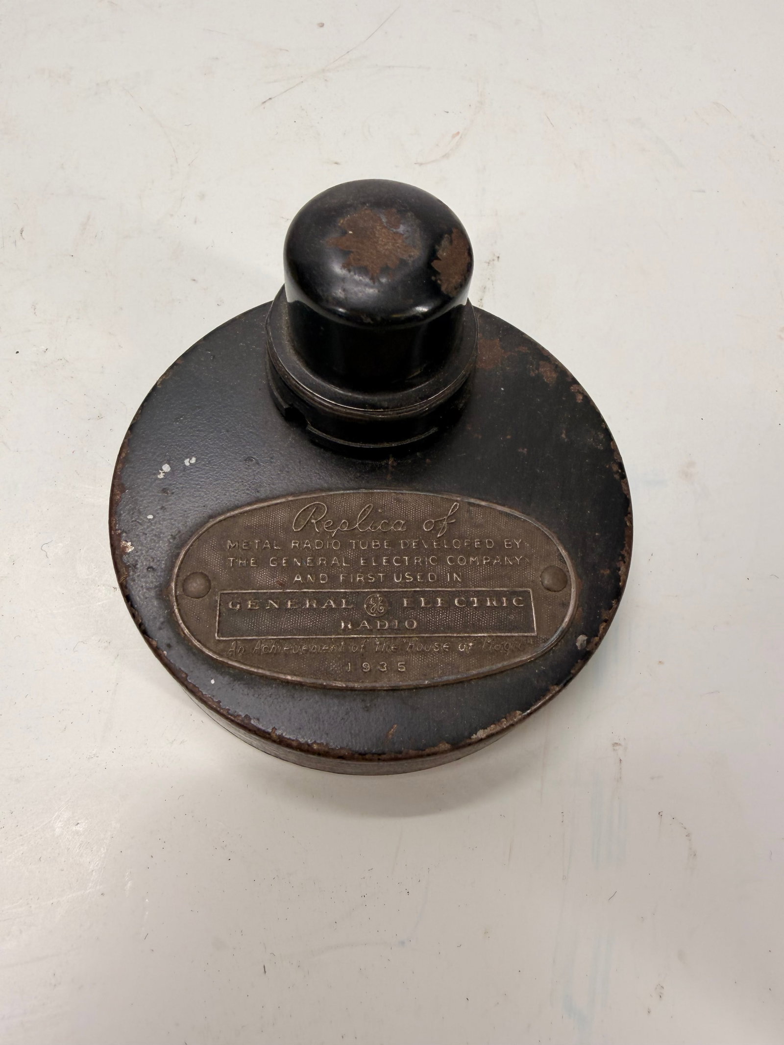 1935 General Electric Radio Tube Commemorative Display (1 of 4)