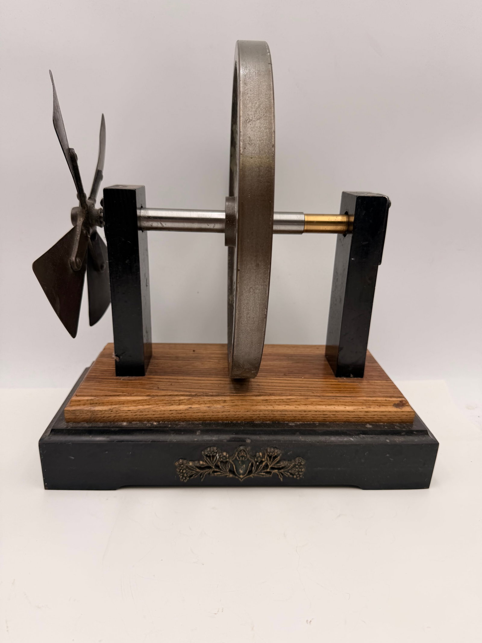 Antique Stirling Engine Flywheel Display Model c.1900–1925 (1 of 9)