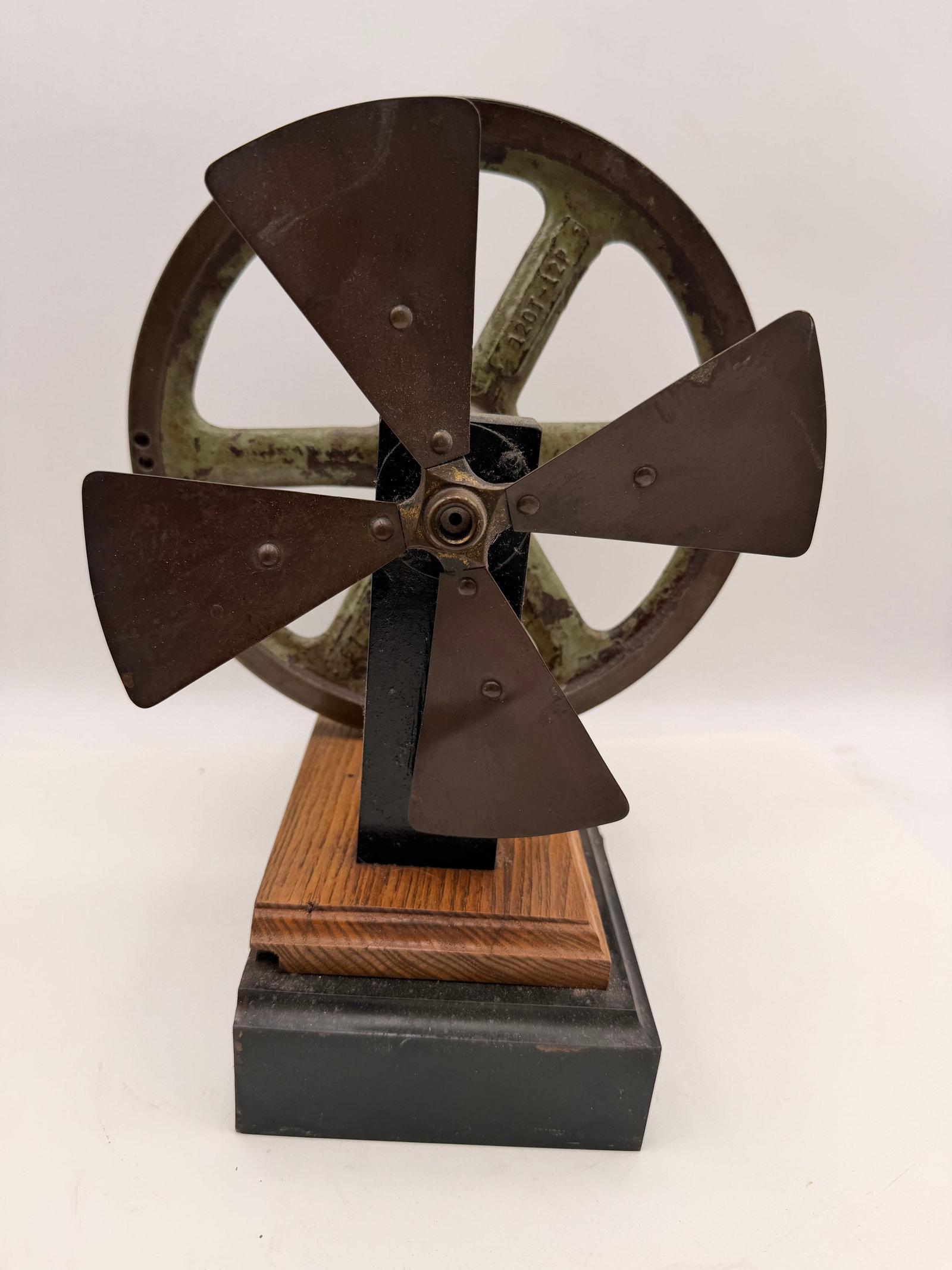 Antique Stirling Engine Flywheel Display Model c.1900–1925 - 2