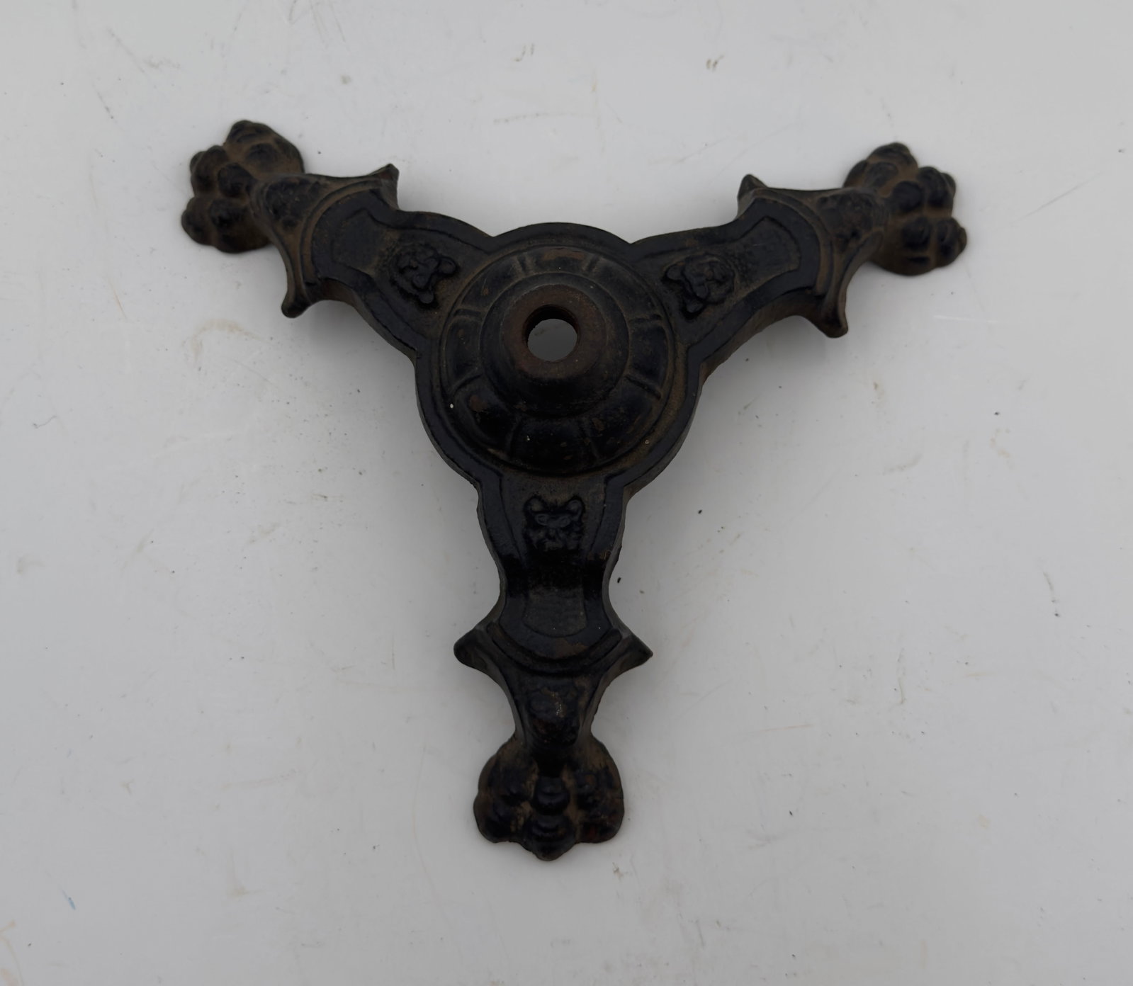 Antique Cast Iron Flag Pole Stand Eagle Claw Base (1 of 5)