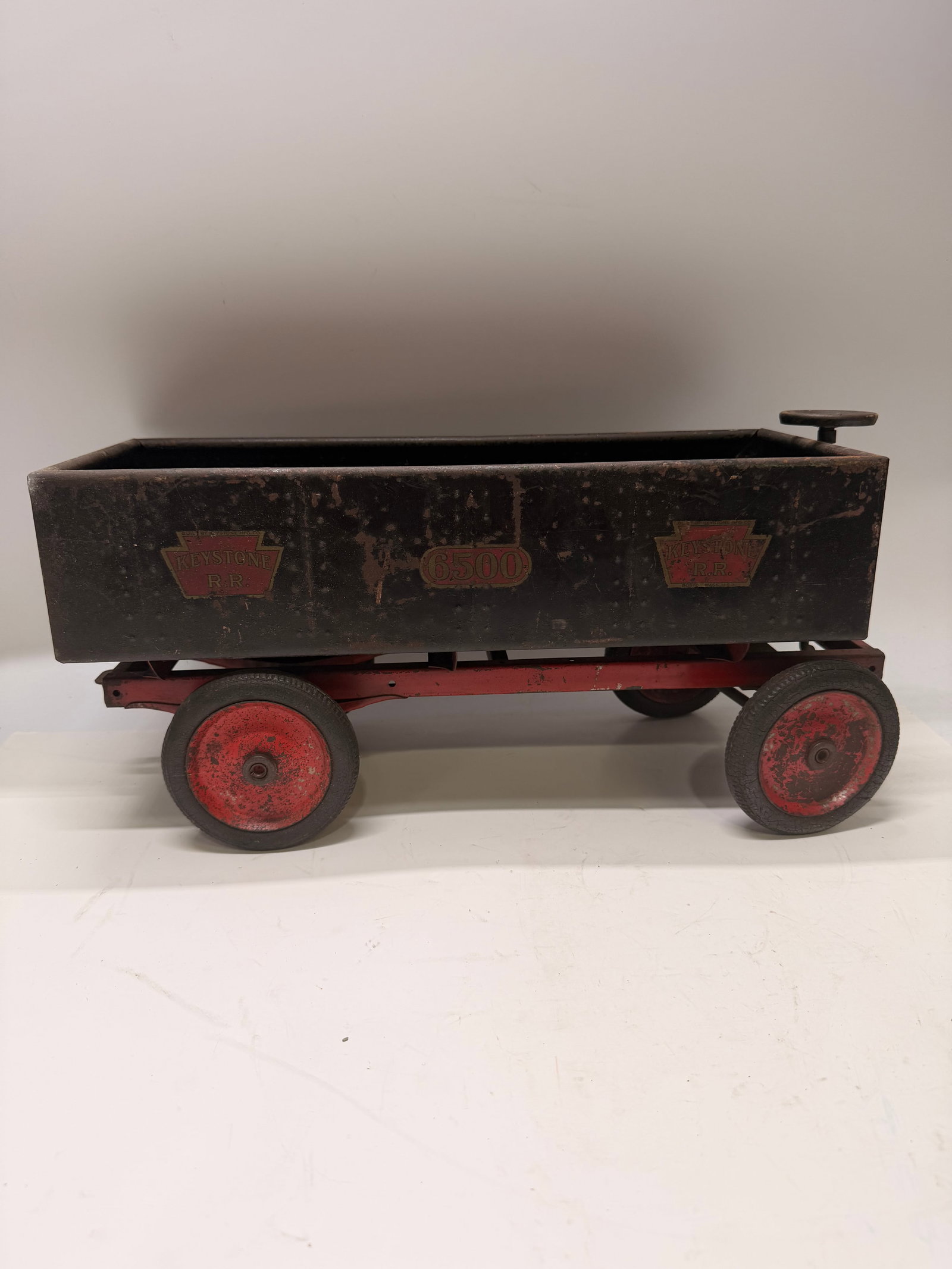 Rare 1932 Keystone R.R. No. 6500 Ride-On Gondola Freight Car Toy (1 of 8)