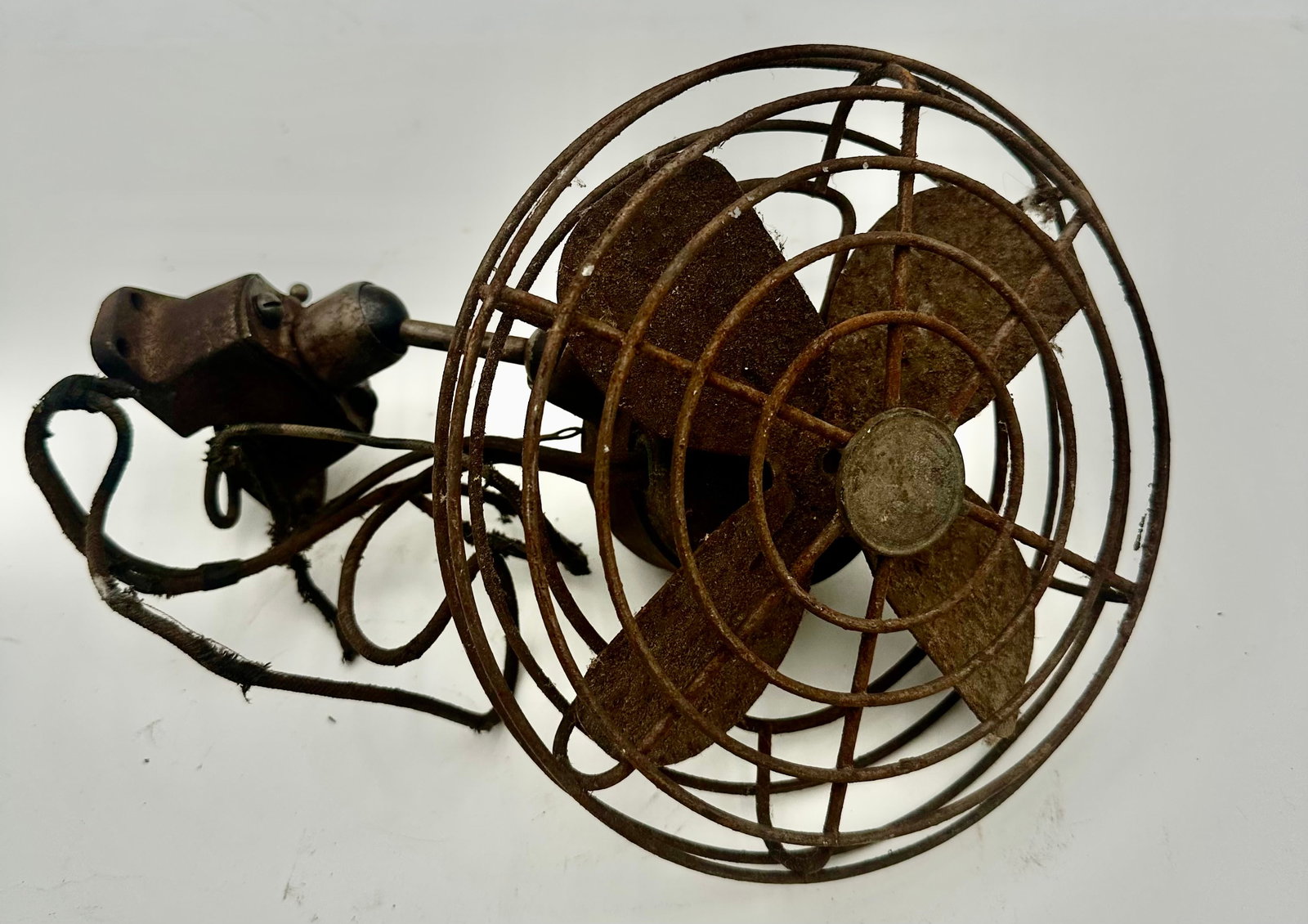 Antique Emerson 12” Oscillating Desk Fan Cast Iron Brass Blade Project (1 of 8)