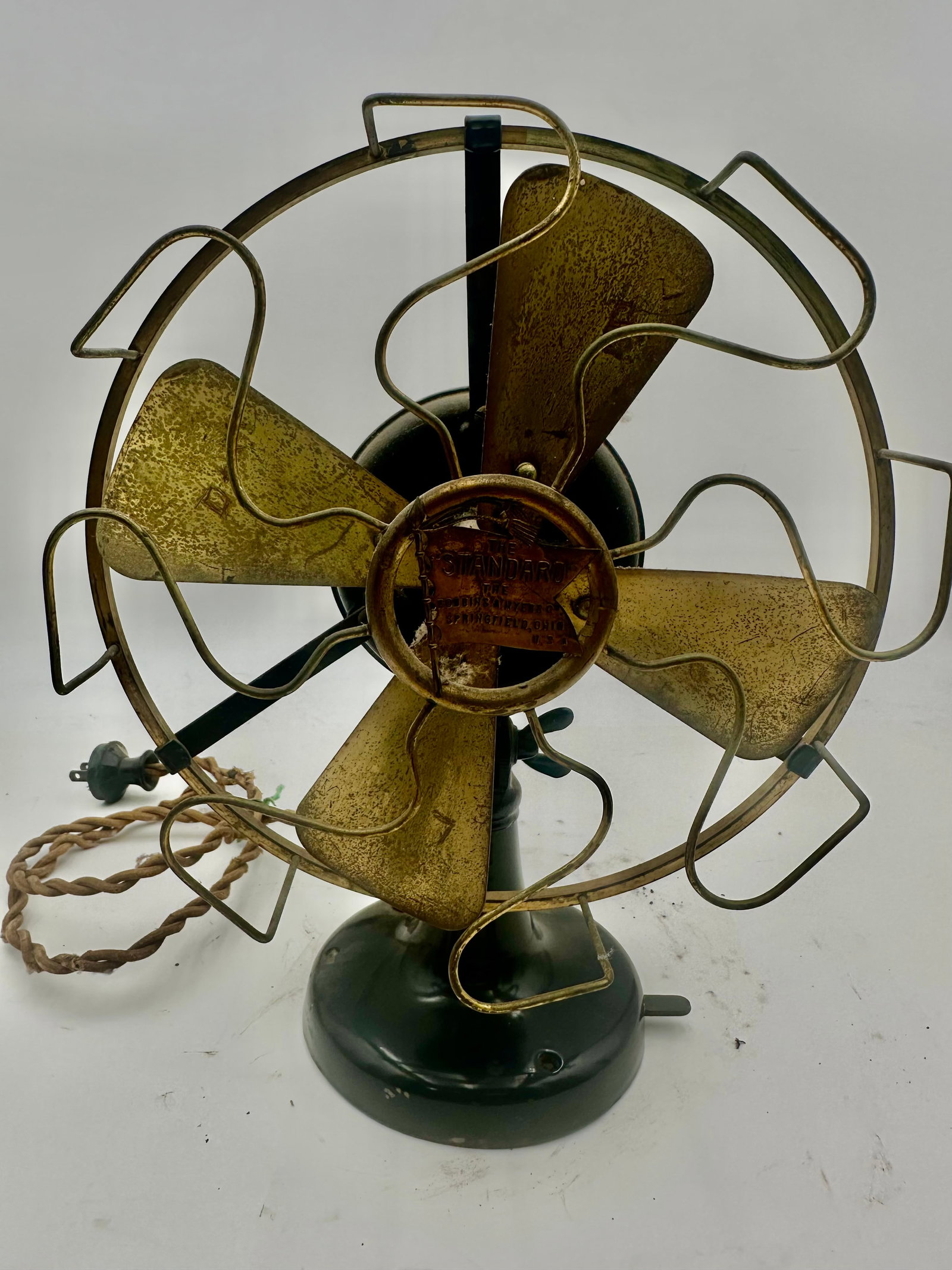 Antique Robbins & Myers “The Standard” Brass Blade Desk Fan (1 of 13)