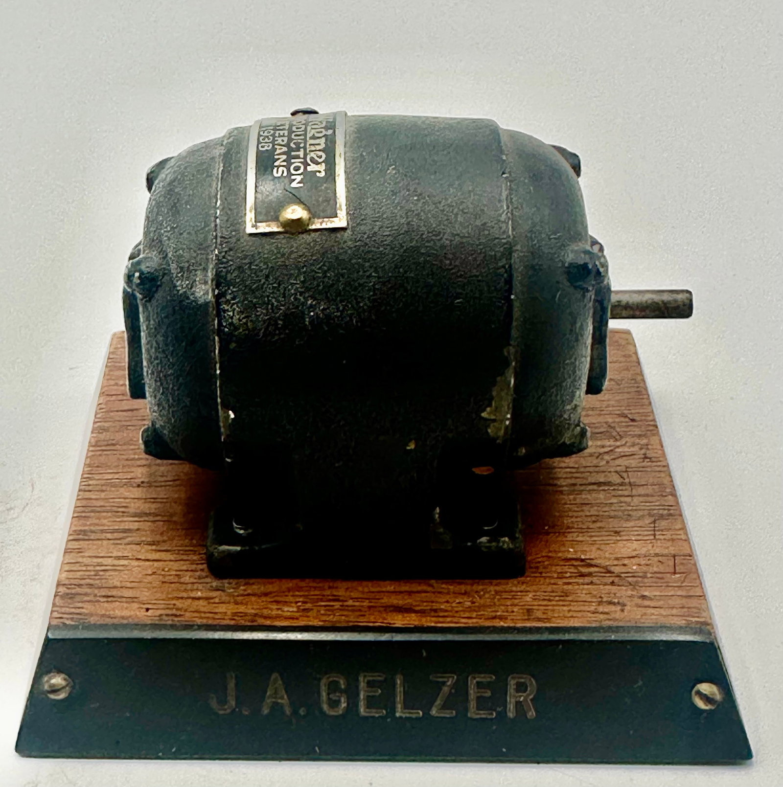 1938 Wagner Production Veterans Paperweight (1 of 6)