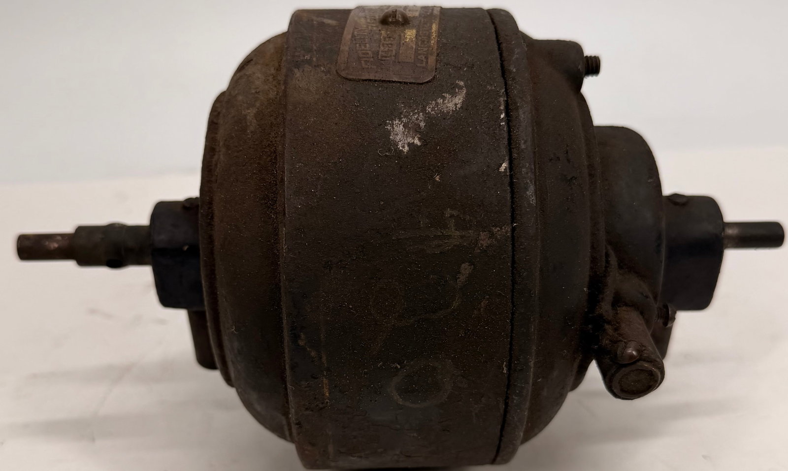 Vintage Fidelity Electric Co Motor Lancaster PA: Vintage Fidelity Electric Company electric motor, likely manufactured in the early 20th century in Lancaster, Pennsylvania. This unique motor features a distinctive cast iron ball-shaped housing and o