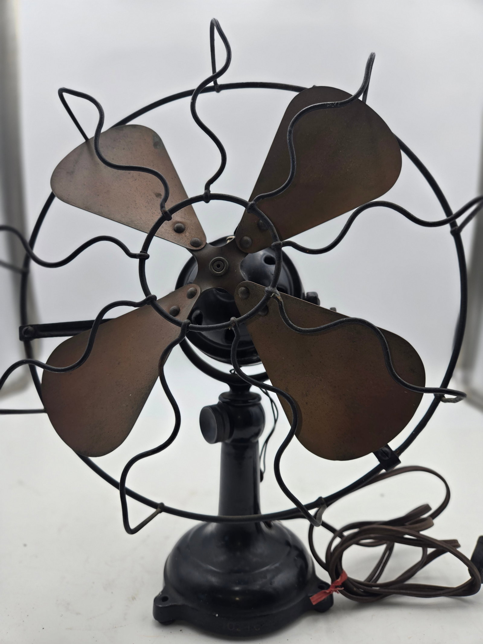 Antique c1920-30 Marelli Maestralino oscillatory table fan (1 of 6)