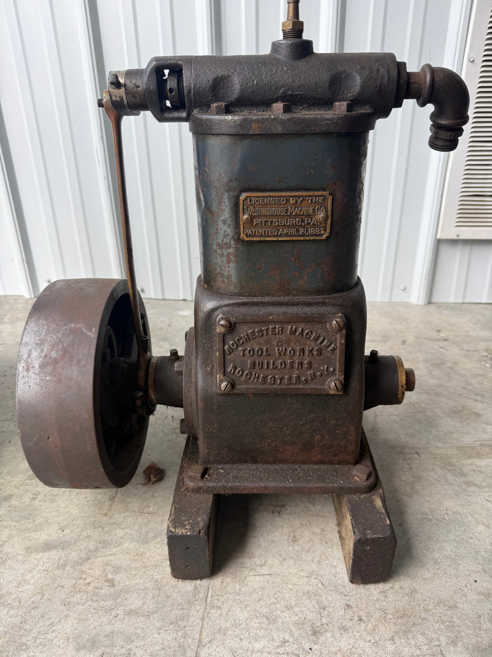 vertical steam engine manufactured by Rochester Machine (1 of 8)