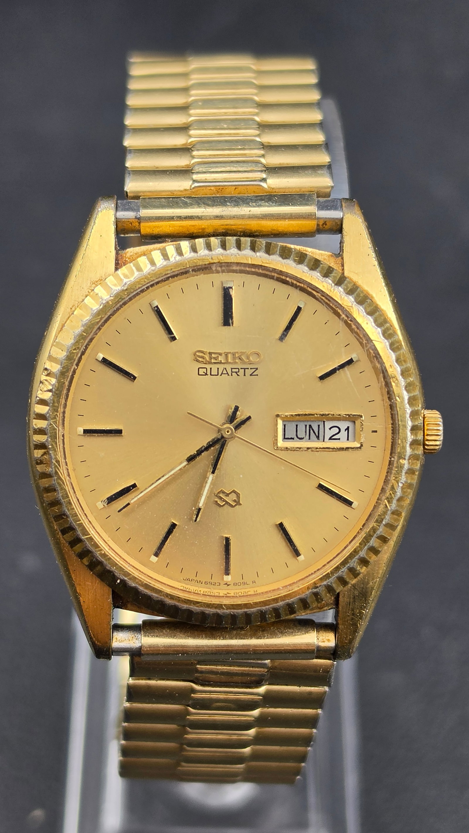 Seiko 6923-8089 Quartz "James Bond" President Watch, Worn in A View to a Kill, Gold Tone, c.1983 (1 of 10)