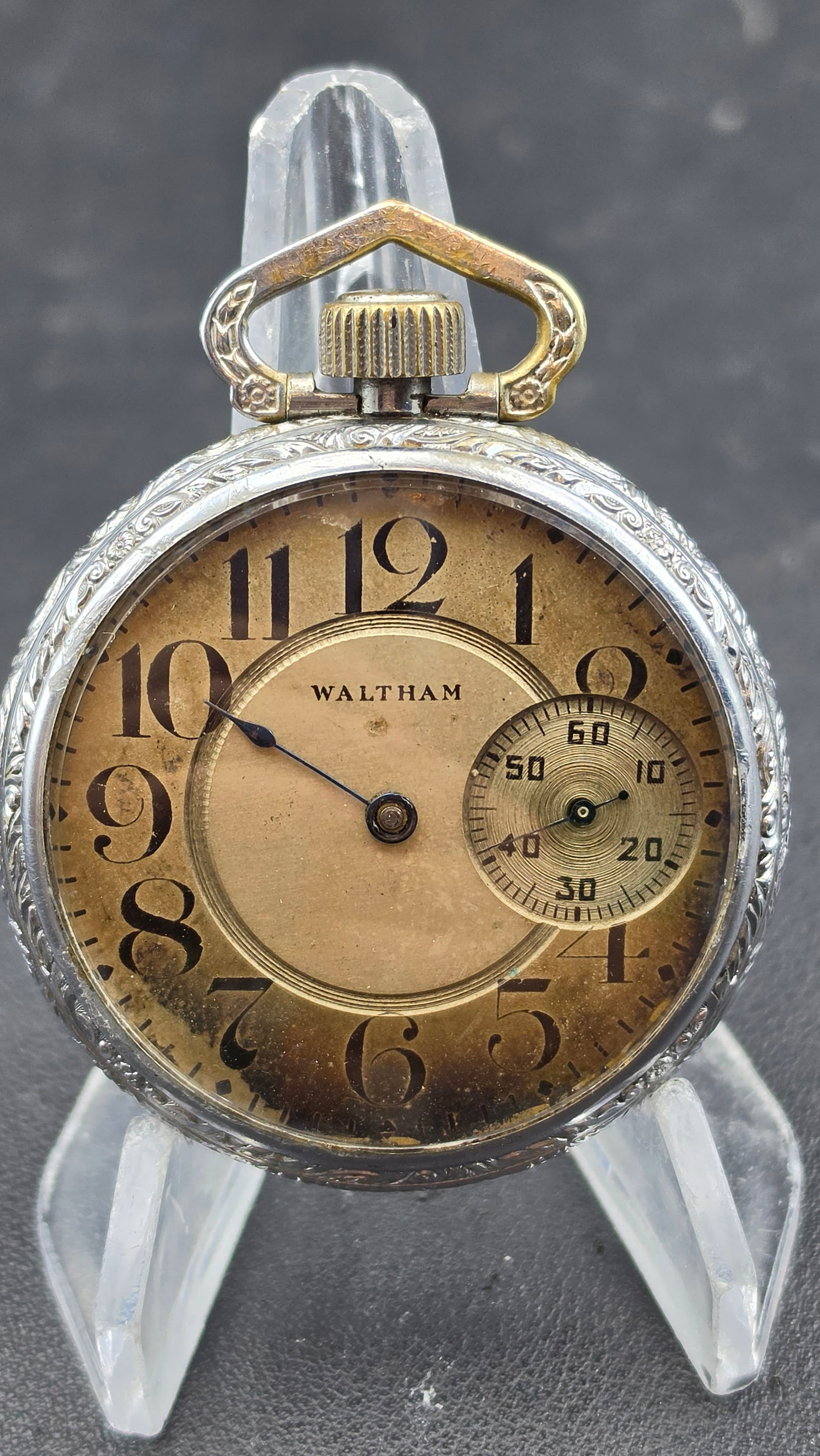 Antique 1901 Waltham Grade 620 Pocket Watch, Illinois Spartan Case, 15J, SN 10320467: Antique American pocket watch by the American Waltham Watch Co. Movement is Grade No. 620 (Model 1899), serial No. 10320467, estimated production year 1901. 16 size, 15 jewels, screw-set, hunting move