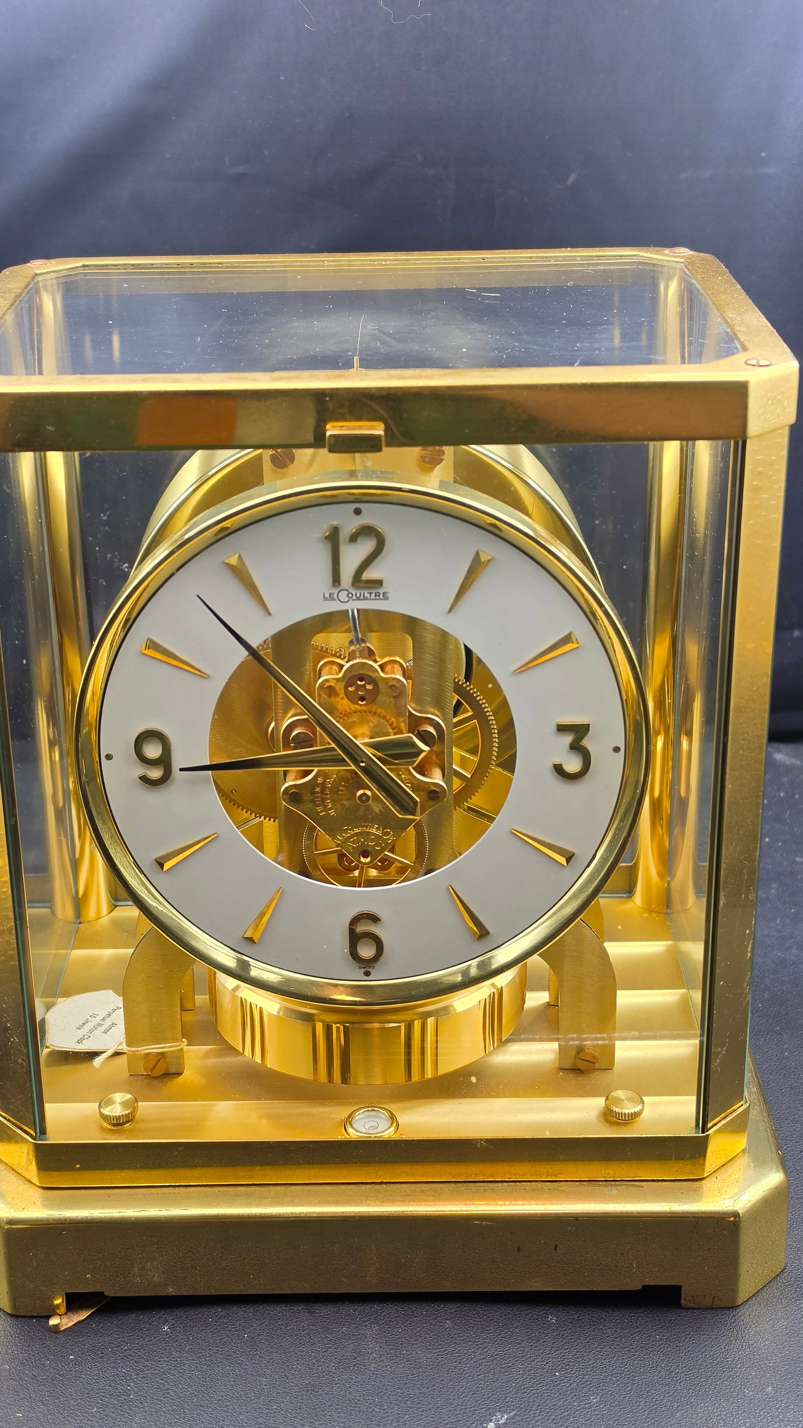 Jaeger-LeCoultre Atmos "Perpetual Motion Clock," Caliber 528-8, 15 Jewels — Running (1 of 10)