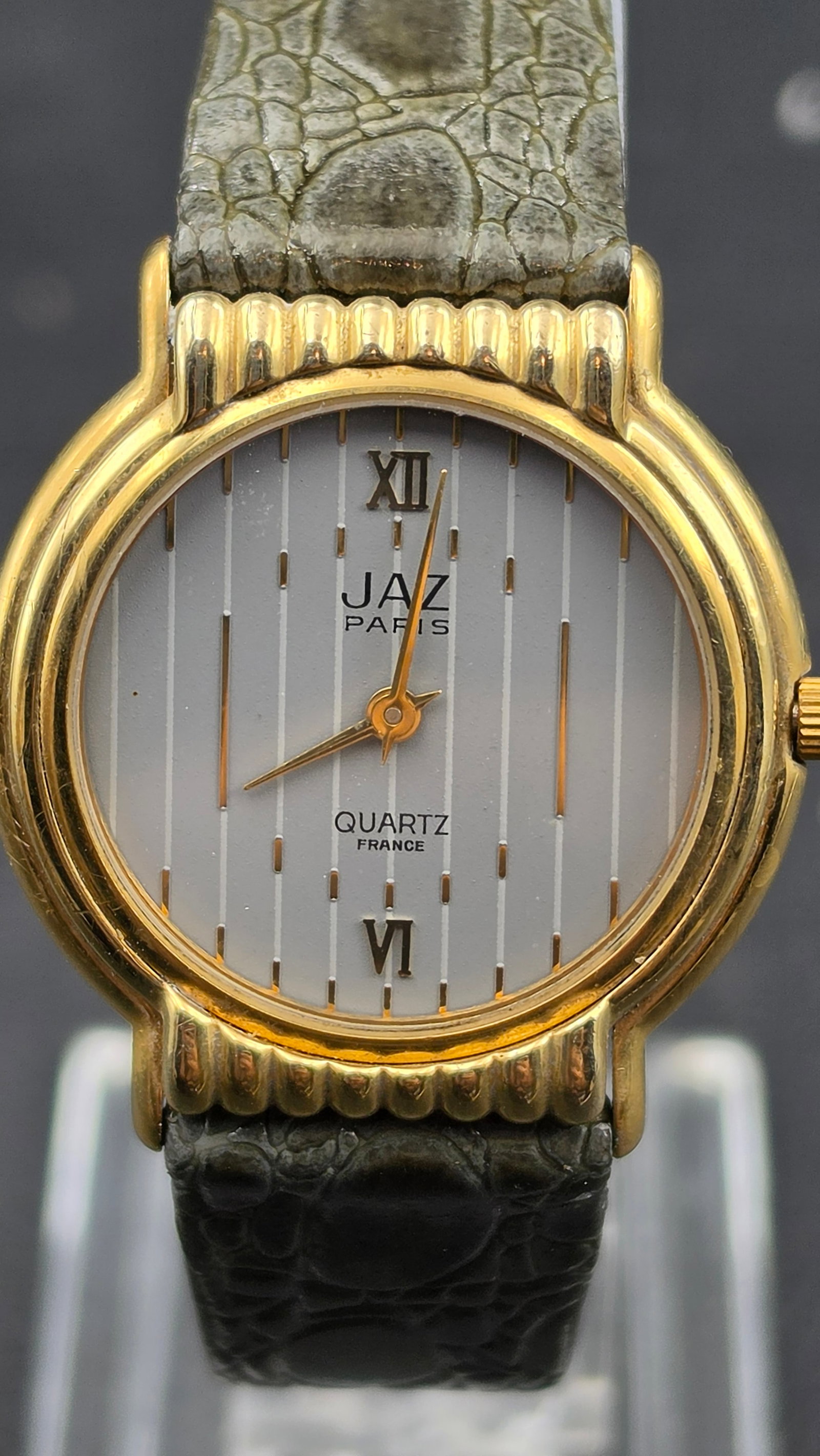 Vintage 1980s JAZ Paris Ladies Quartz Watch Gold Tone Fluted Bezel Pinstripe Dial New Battery Runnin (1 of 10)