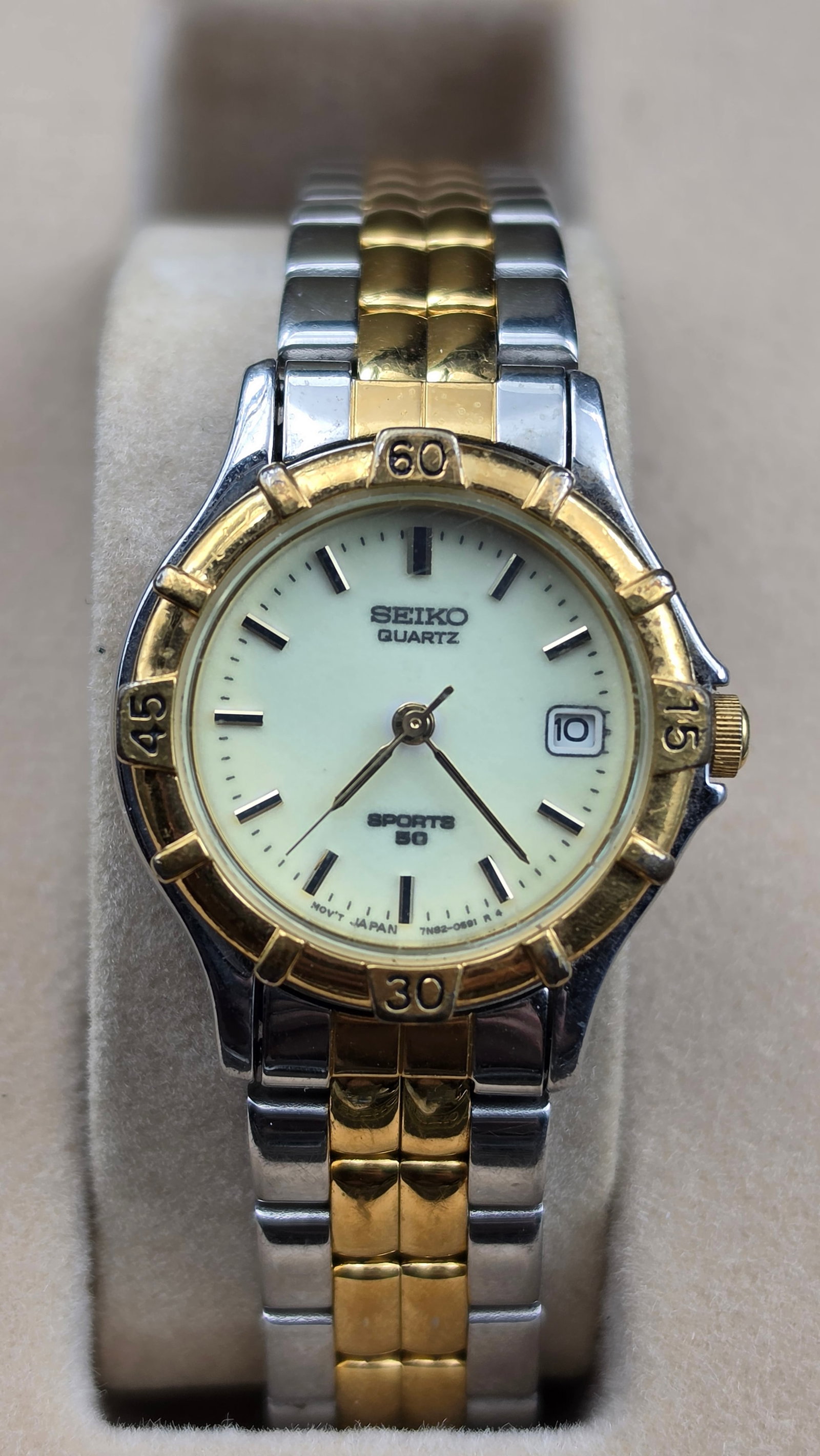 Seiko Sports 50 Ladies Two-Tone Quartz Watch Mint Full Set With Original Box New Battery