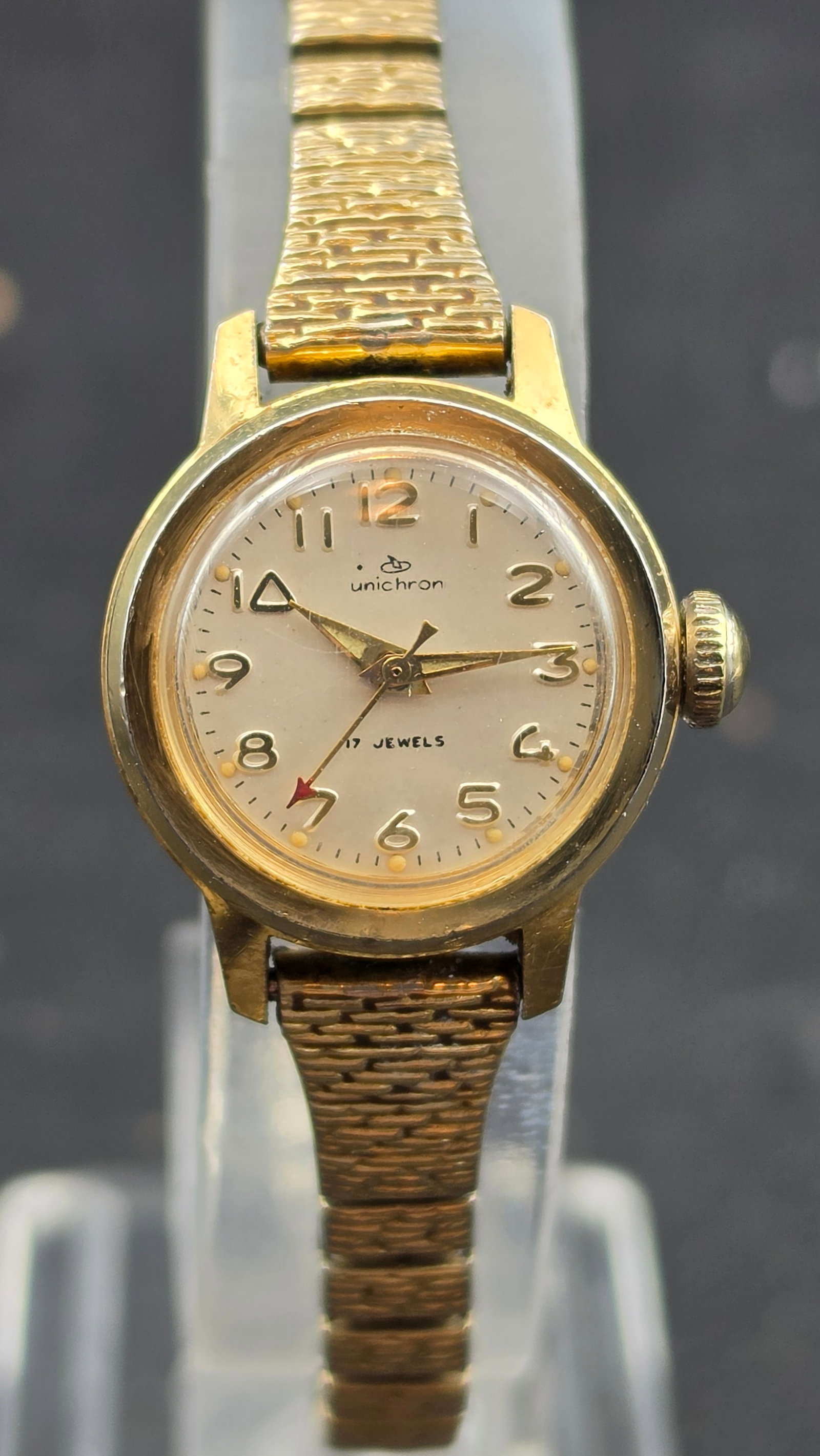1960s Unichron Ladies Swiss 17 Jewel Manual Wind Watch Base Metal Case Running