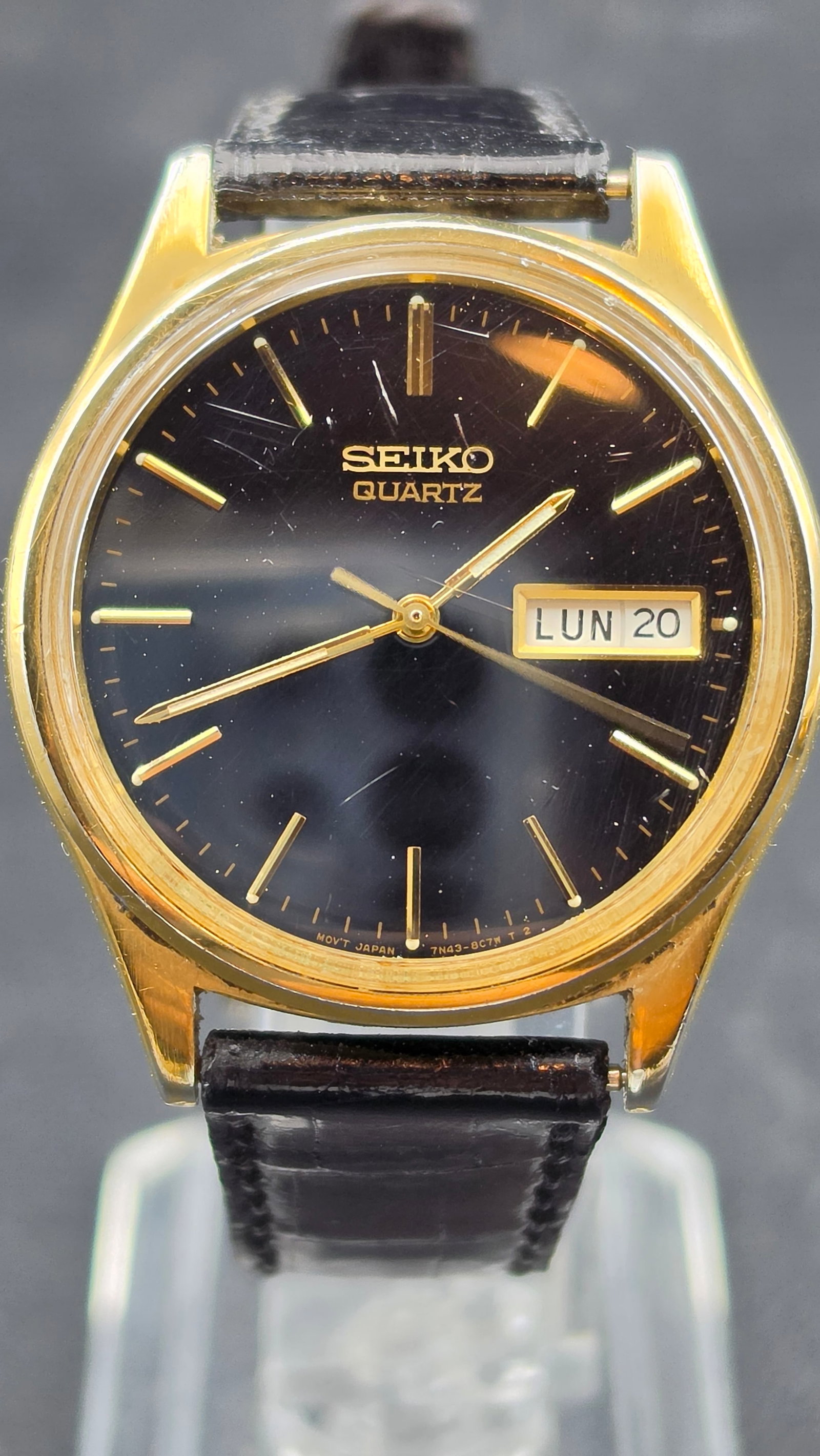 Seiko Quartz Day Date Mens Watch Gold Tone Ref 7N43-8A39 New Battery (1 of 9)